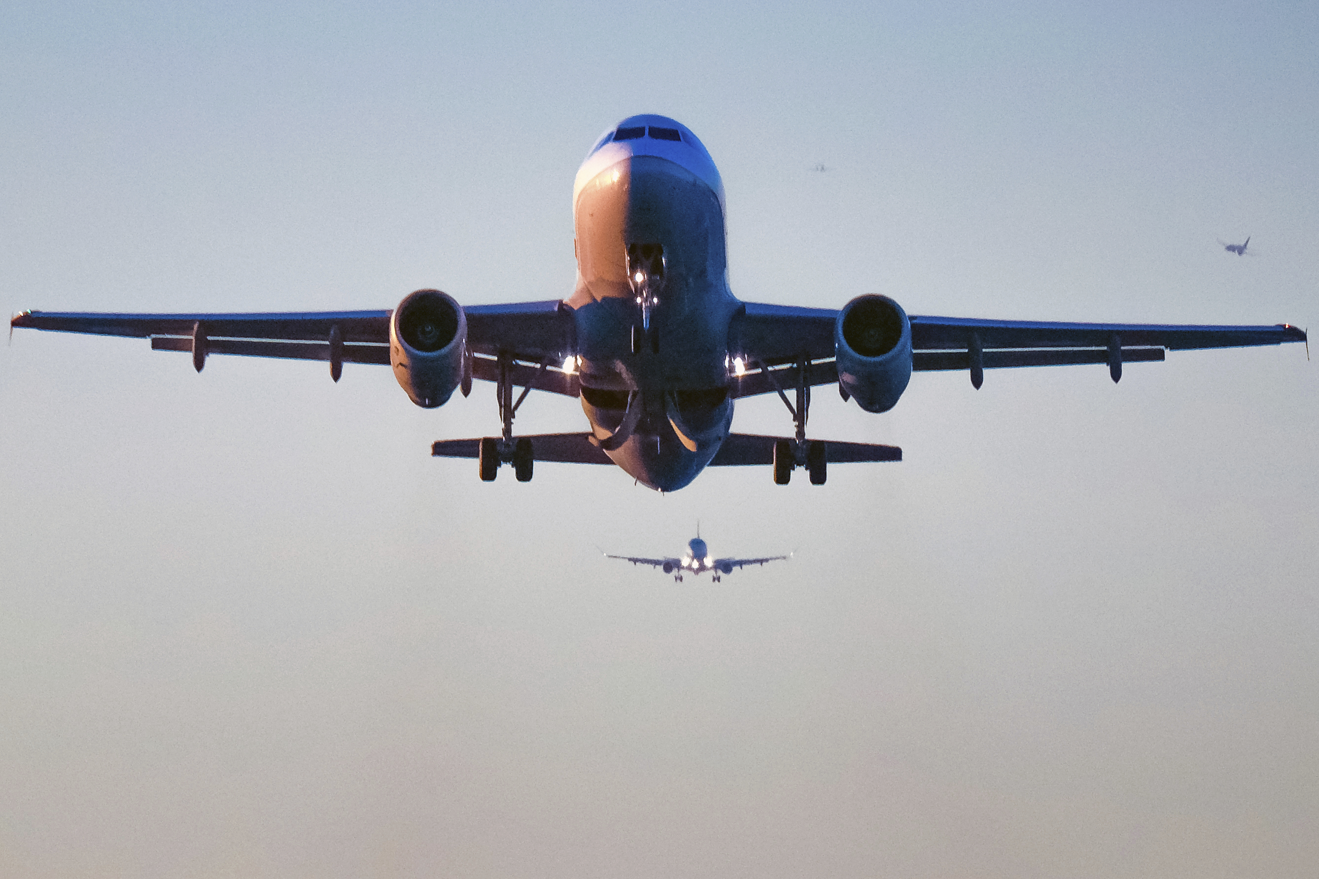 US airlines bump fewer passengers after dragging backlash