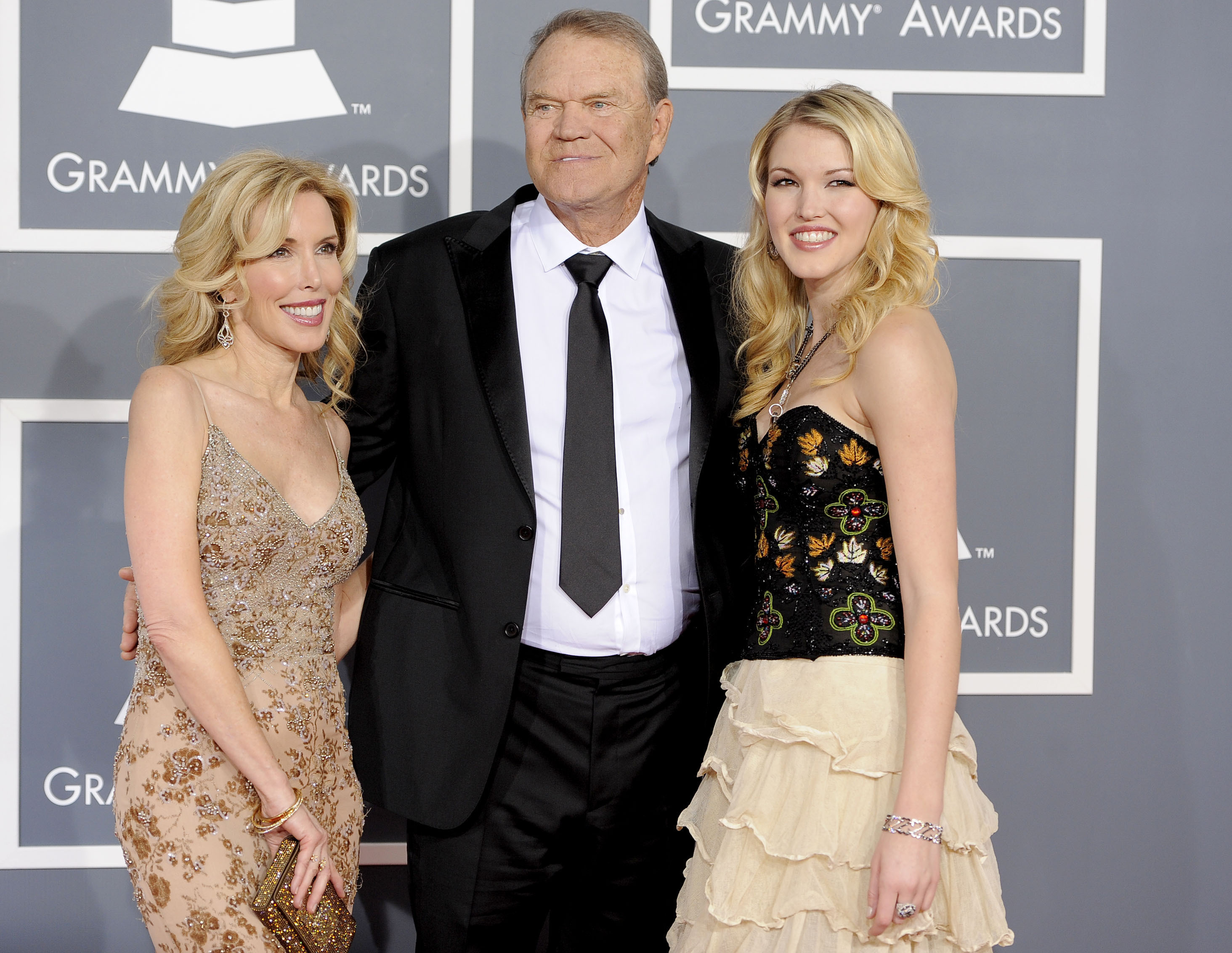 Glen Campbell, 'Rhinestone Cowboy' singer, dies at age 81