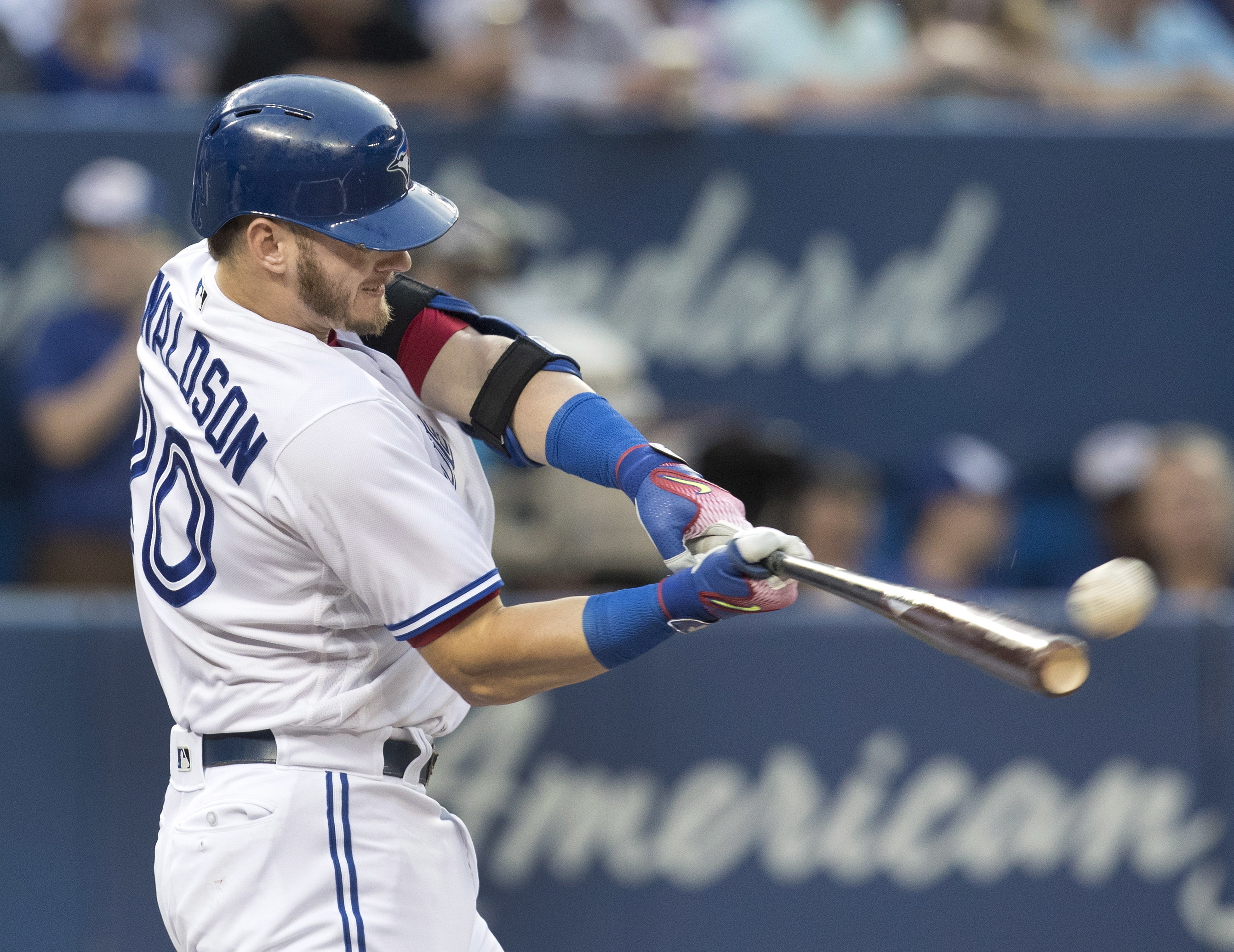 CC hurts knee, Donaldson homers twice, Jays beat Yankees 4-2