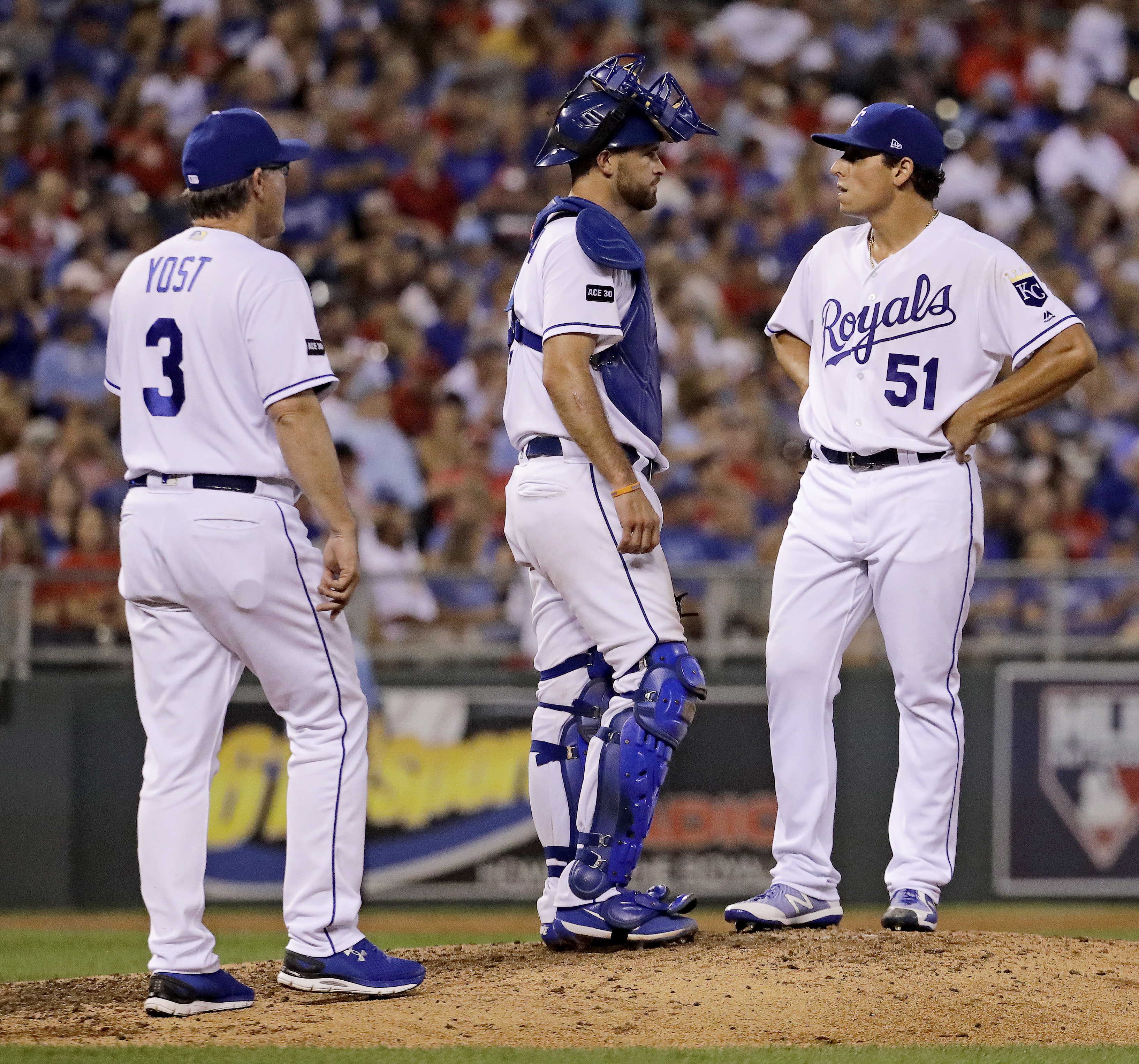 Cards hit 3 homers, pound Royals 10-3 for 4th straight win