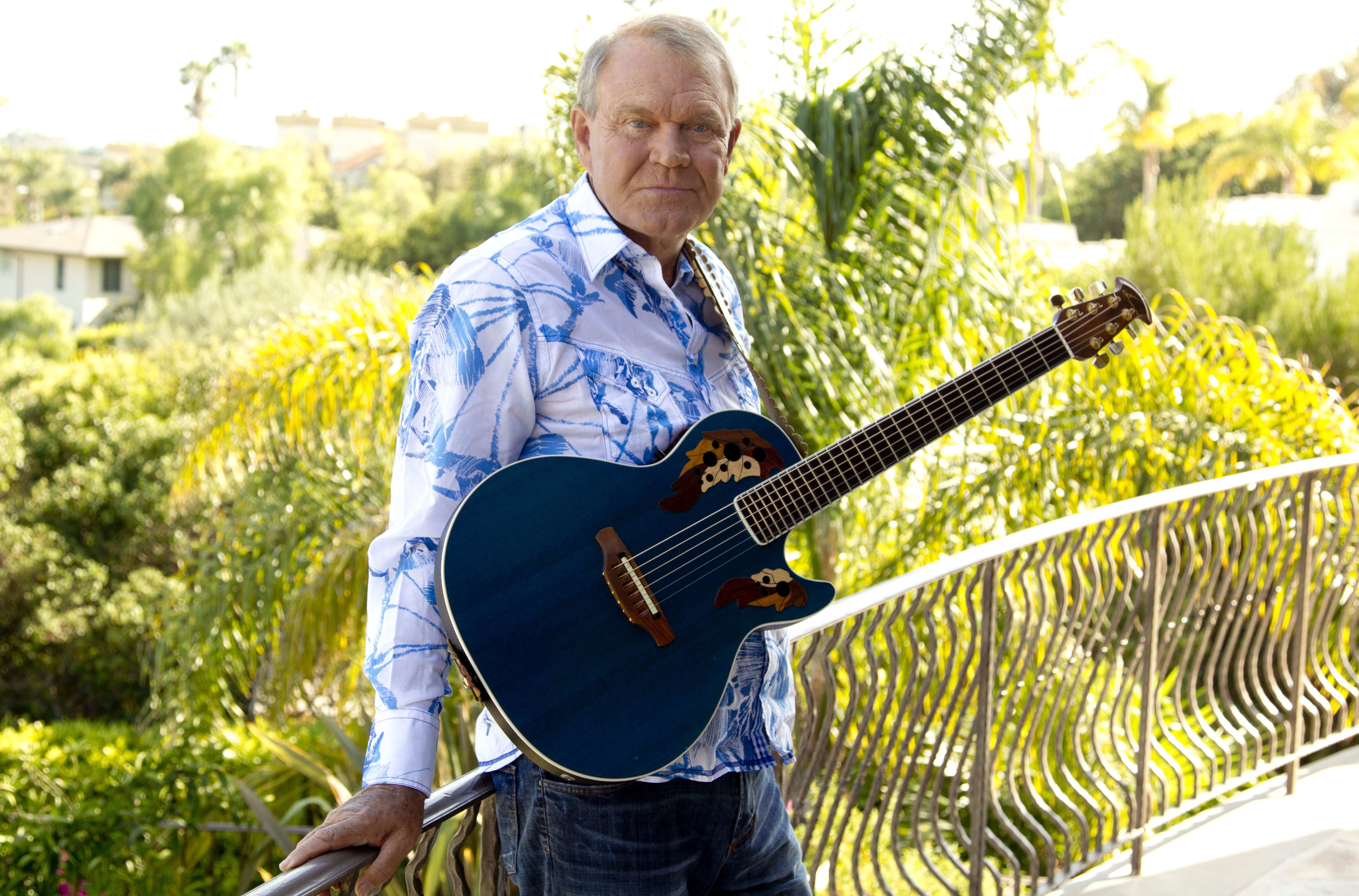 Glen Campbell said goodbye to his life, career through music