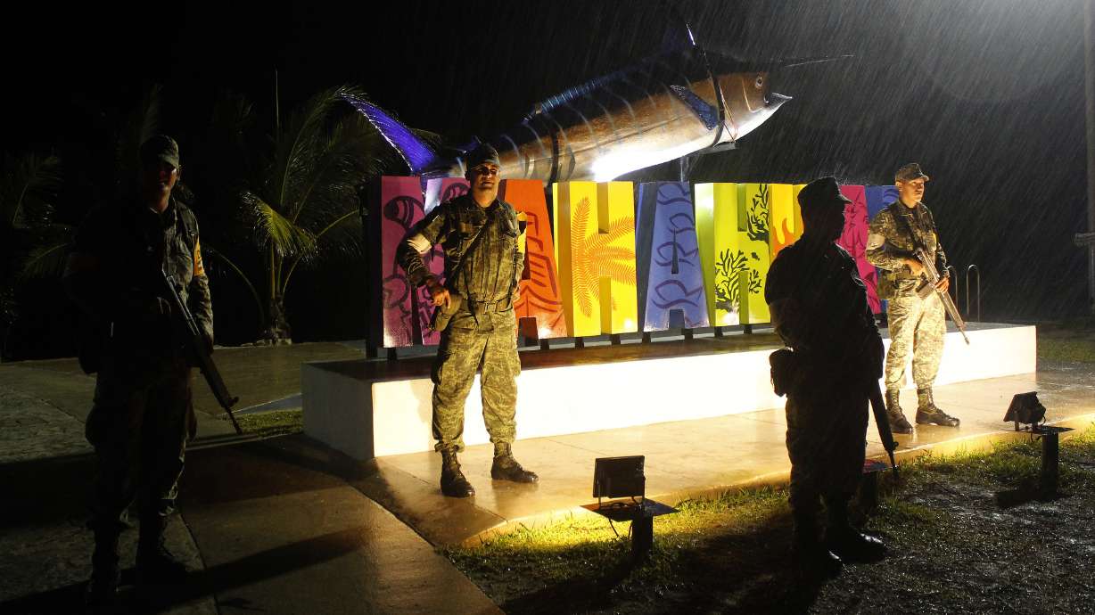 Franklin becomes 1st Atlantic hurricane as it aims at Mexico