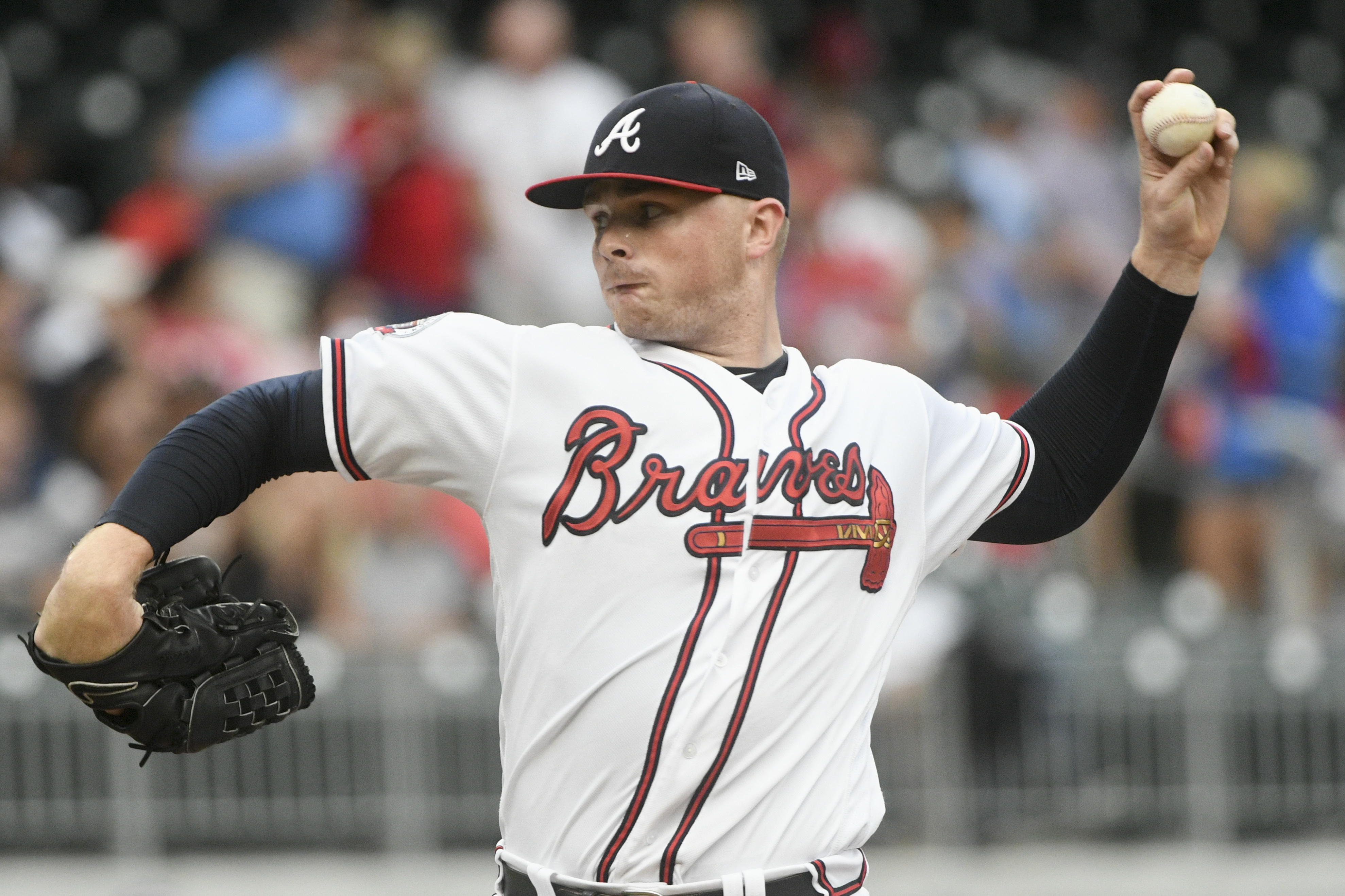 Hot-hitting Herrera helps Phillies sweep Braves again, 3-2