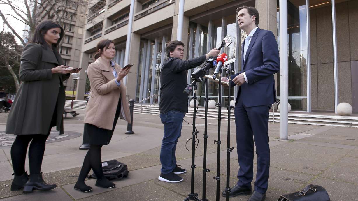 Challenge filed in court to Australian gay marriage ballot