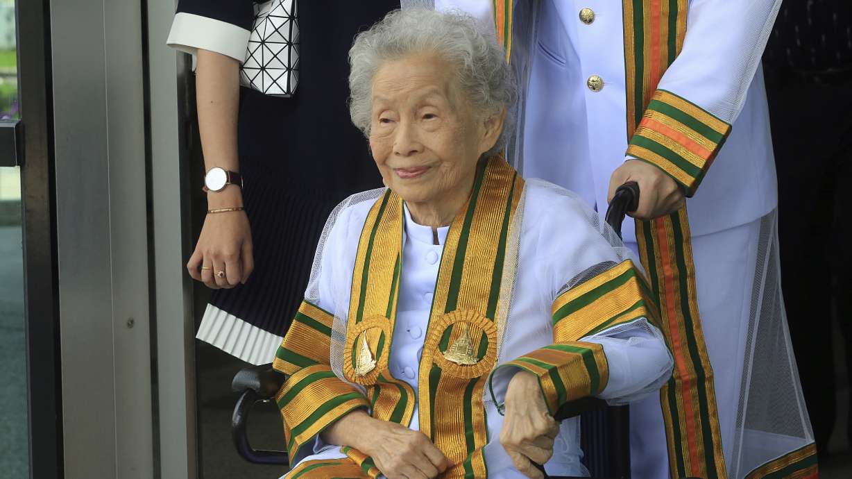 91-year-old Thai woman earns bachelor's degree