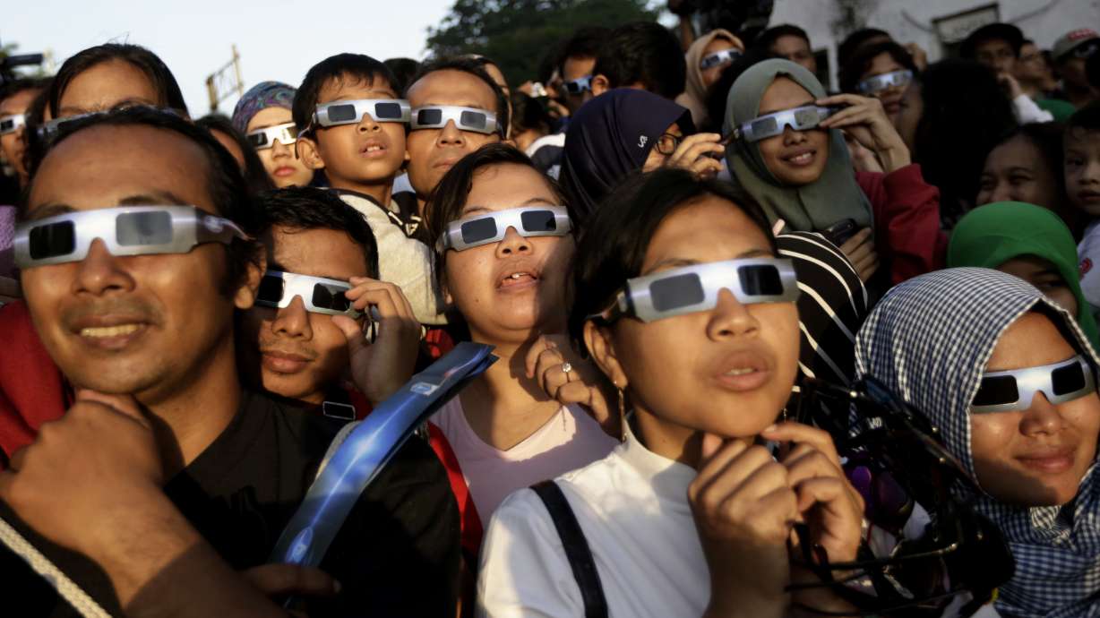 Science Says: Solar specs needed for safe viewing of eclipse