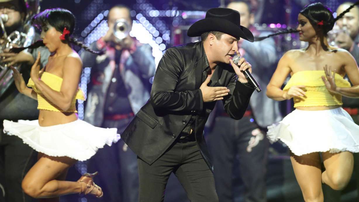 Mexican singer: I knew suspect, but not as drug trafficker