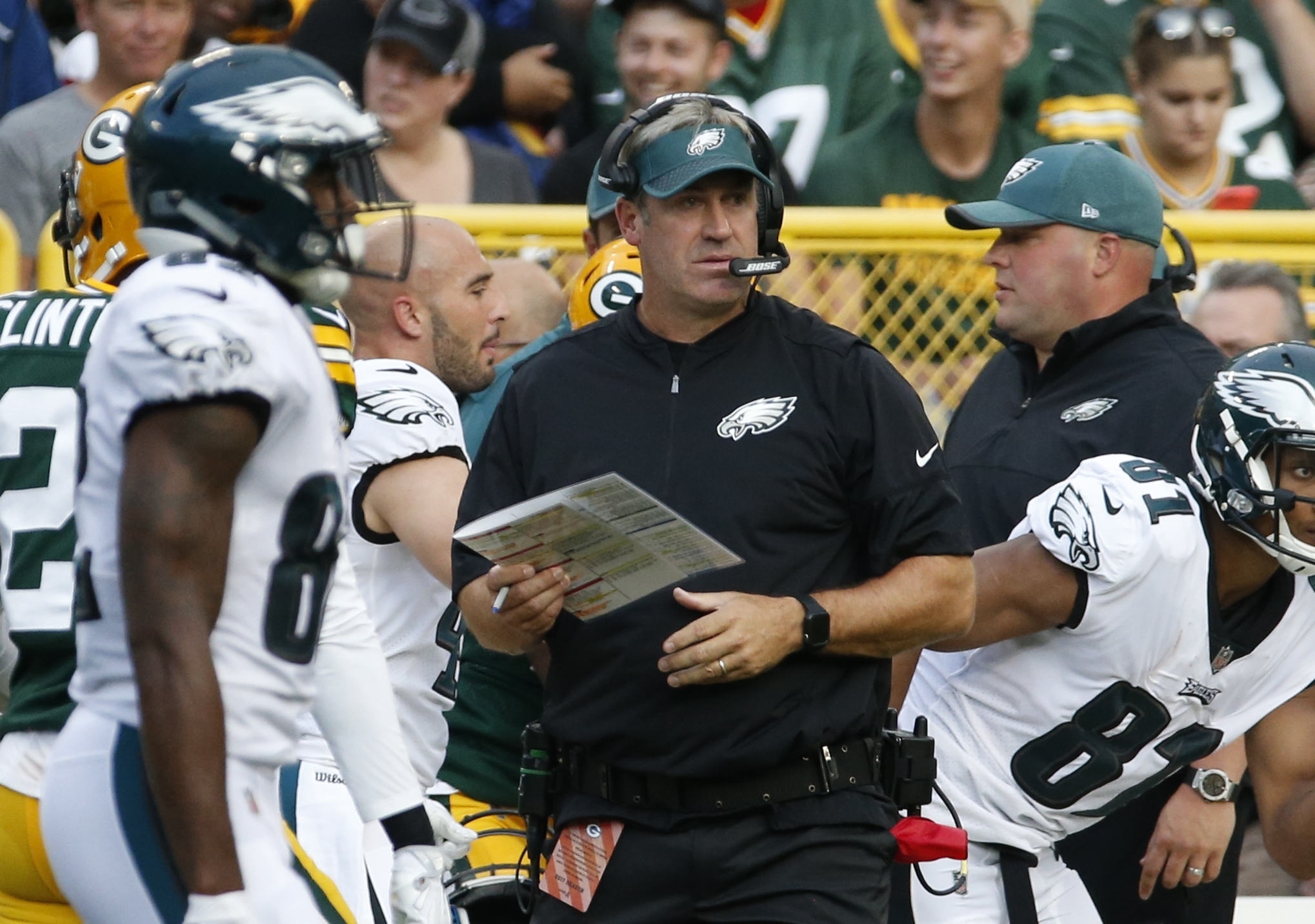 Wentz off to perfect start, but Eagles fall 24-9 to Packers