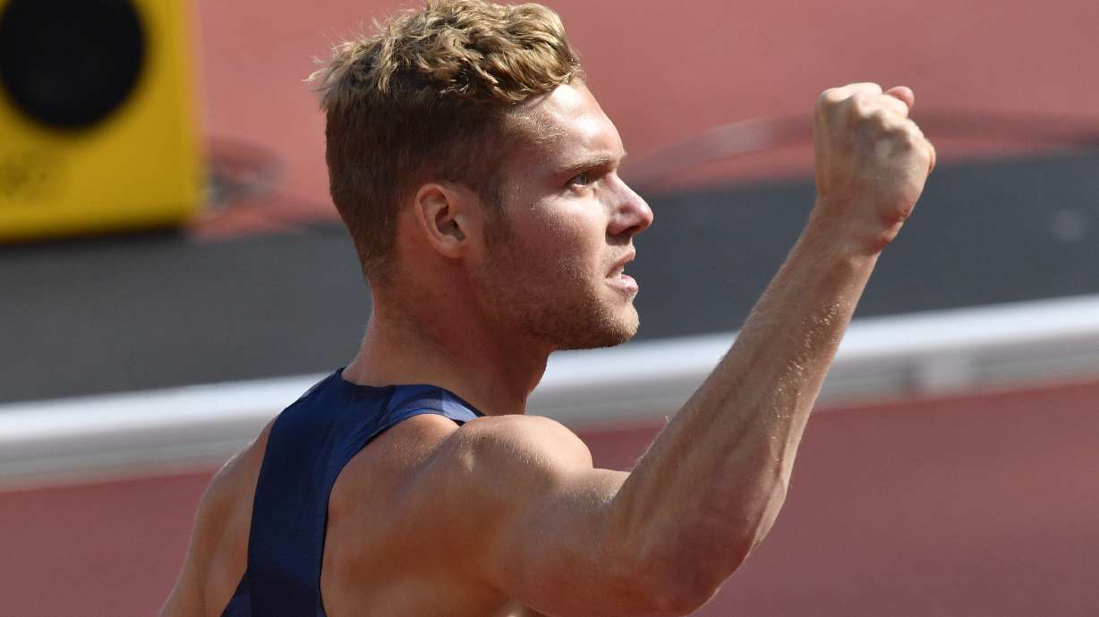 The Latest: Schippers wins the 200 meters at worlds