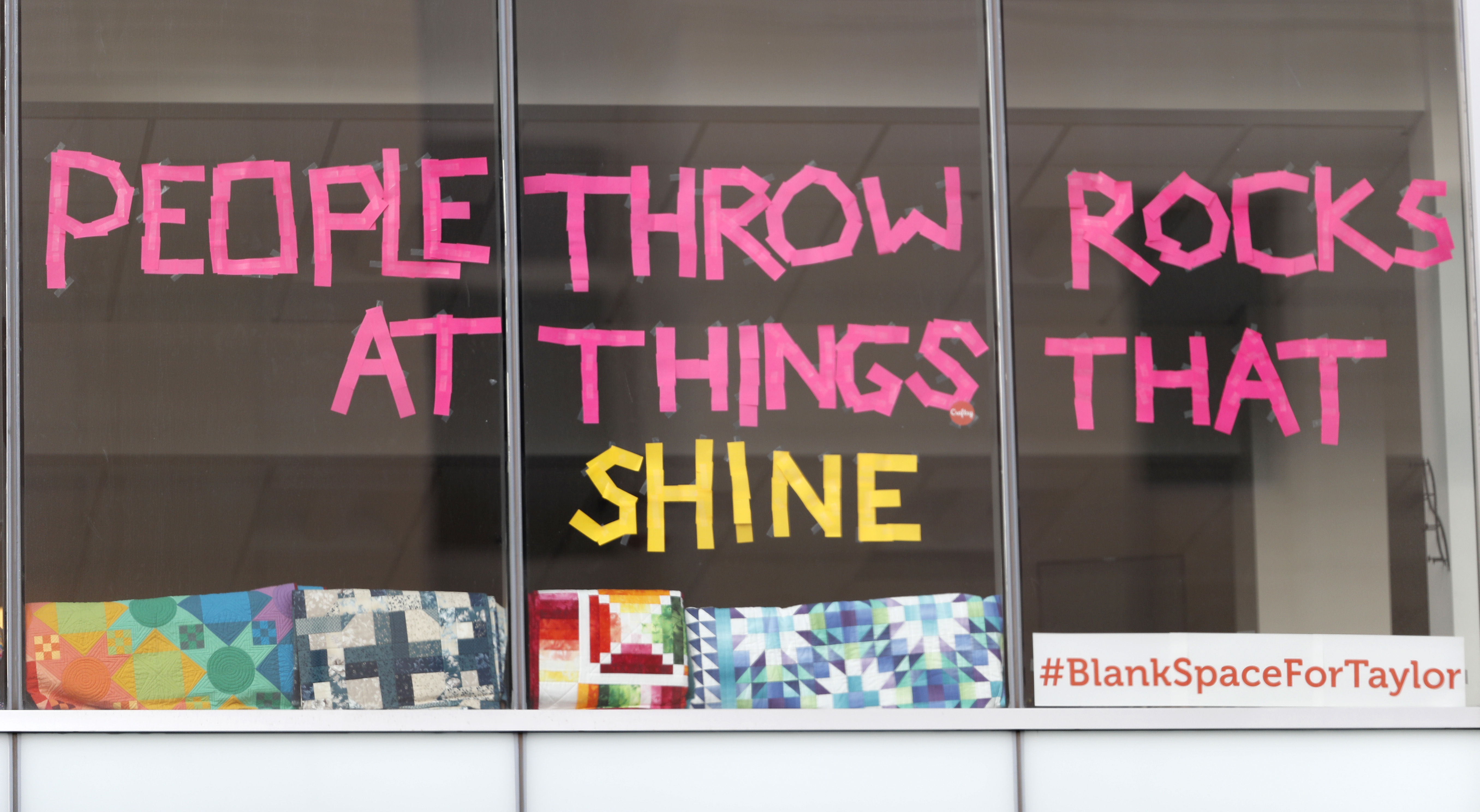 Swift sends flowers to Denver company that supported her