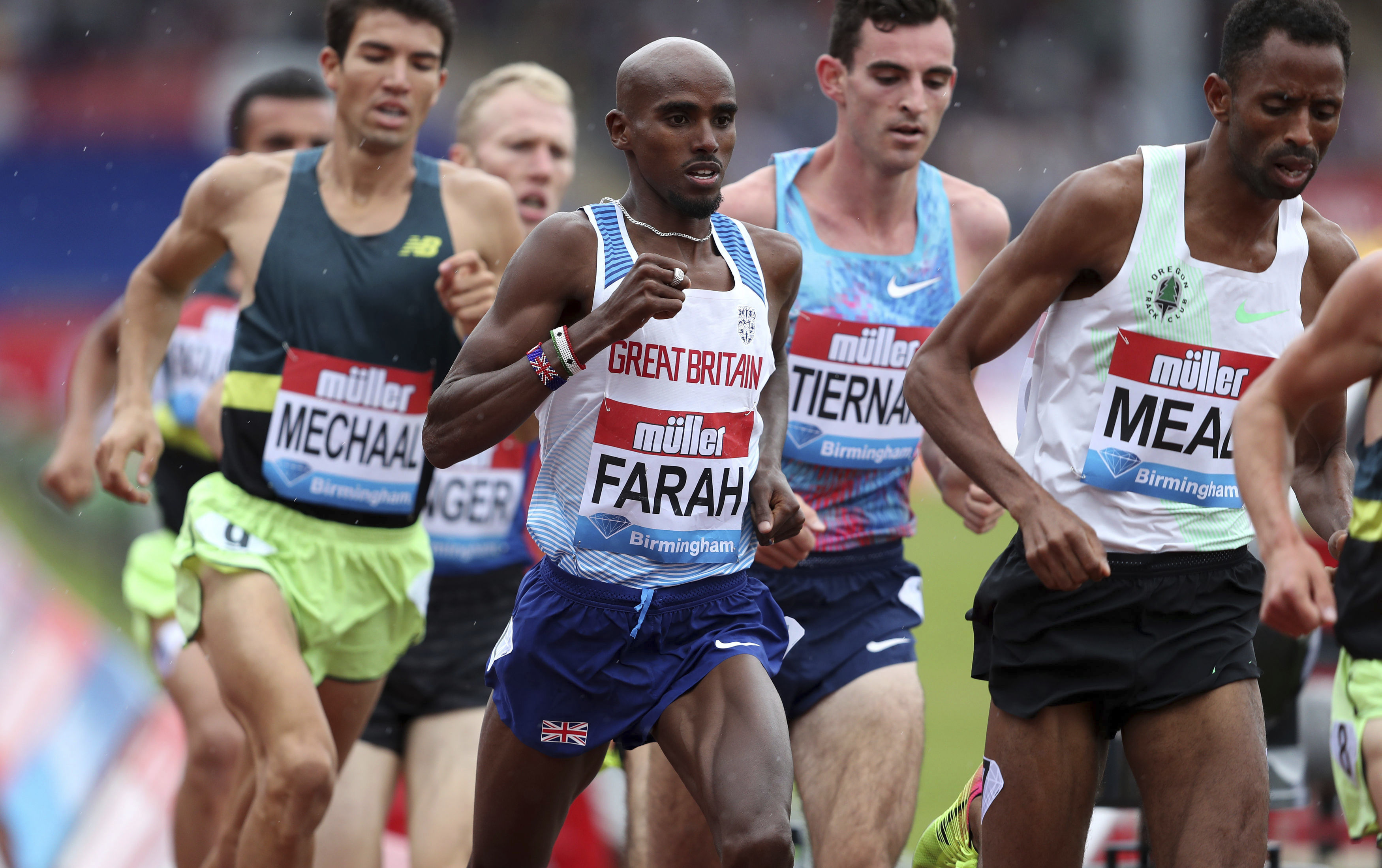 Mo Farah wins his last track race in Britain