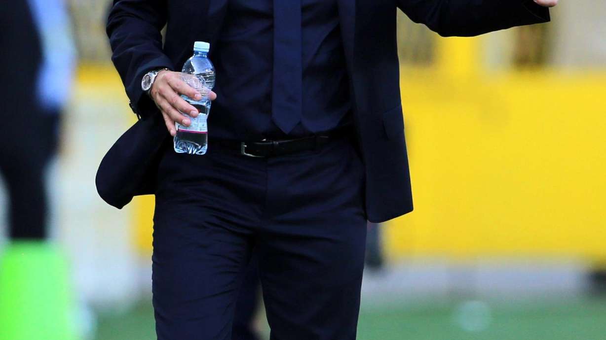 Revamped Milan wins 3-0 at Crotone, Inter beats Fiorentina