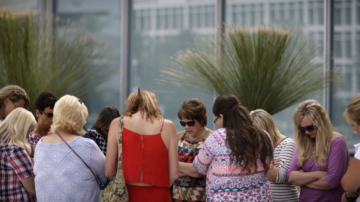 Jury refuses to convict 4 in Nevada ranch standoff retrial