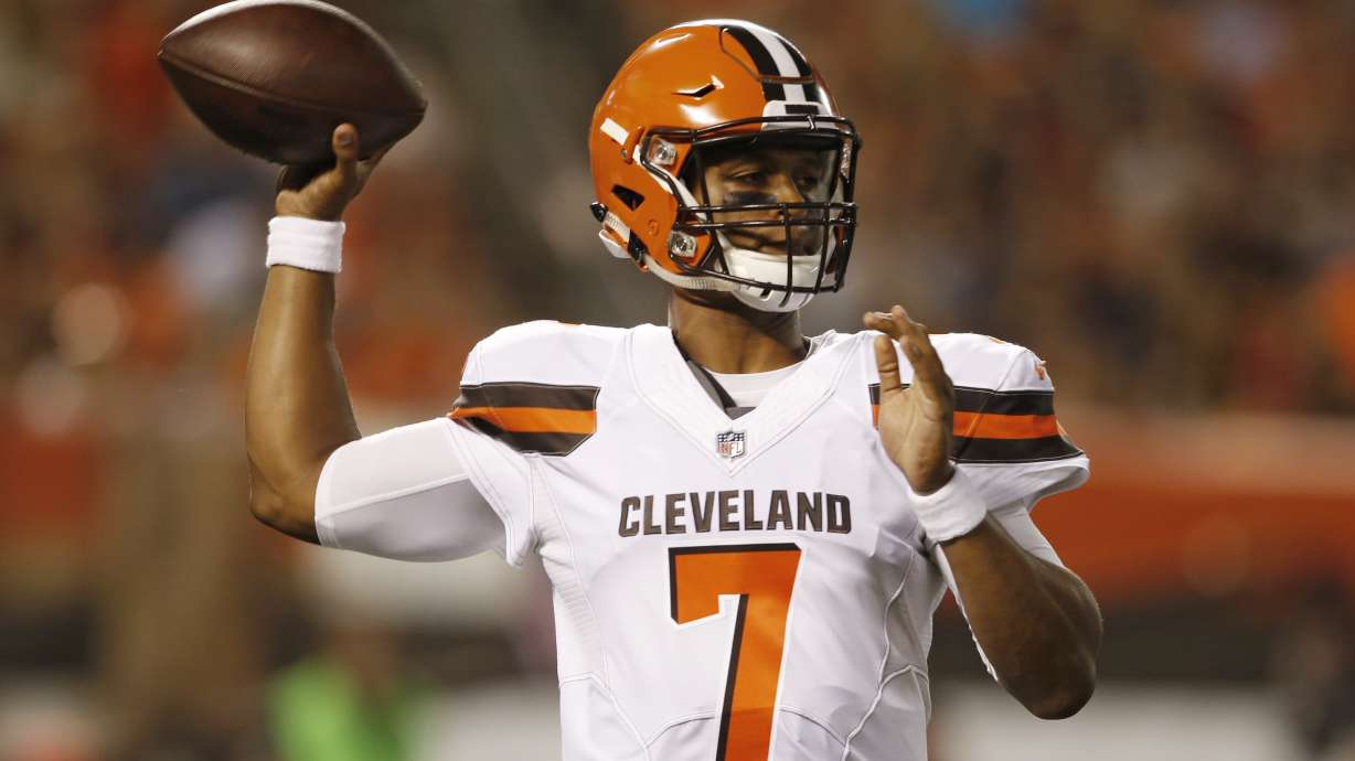 Ready or not: Rookie Kizer now Browns starting quarterback