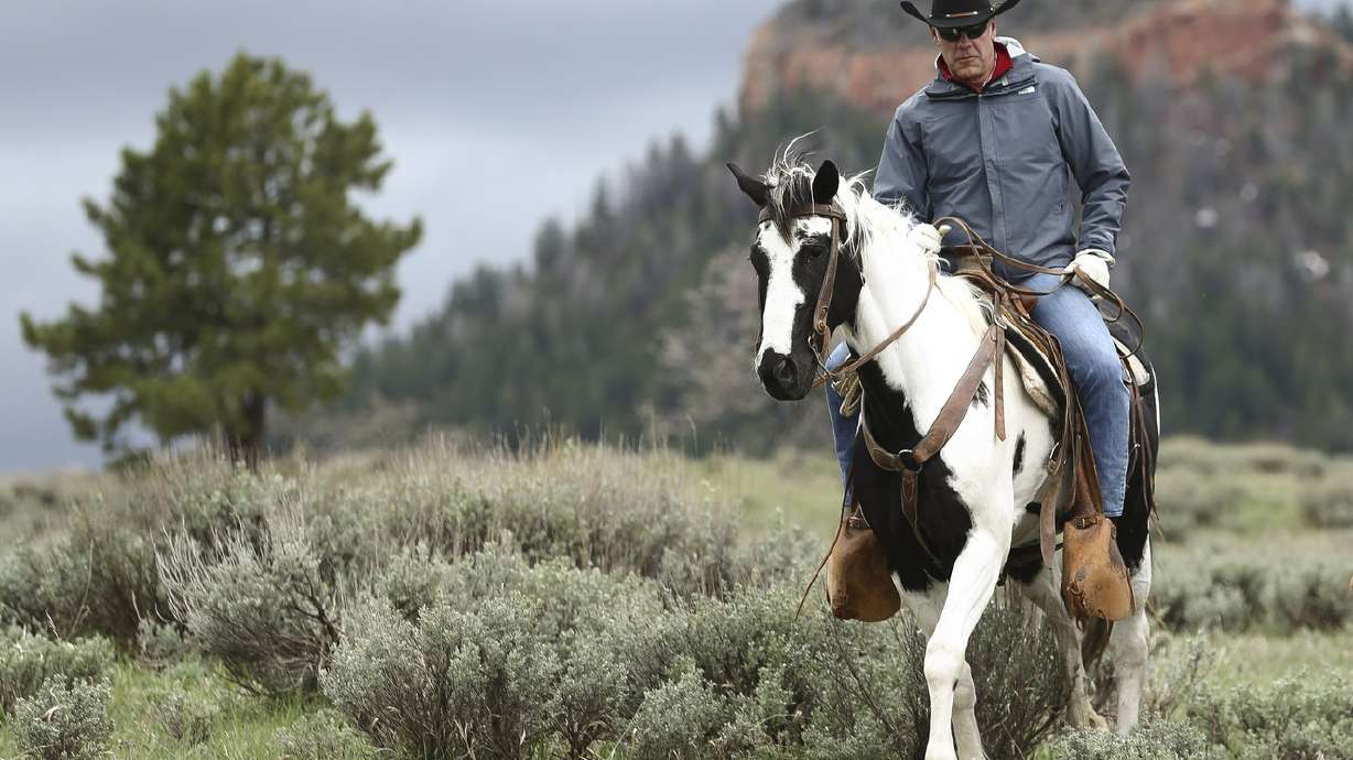 US Interior chief wants smaller monuments, but not at home