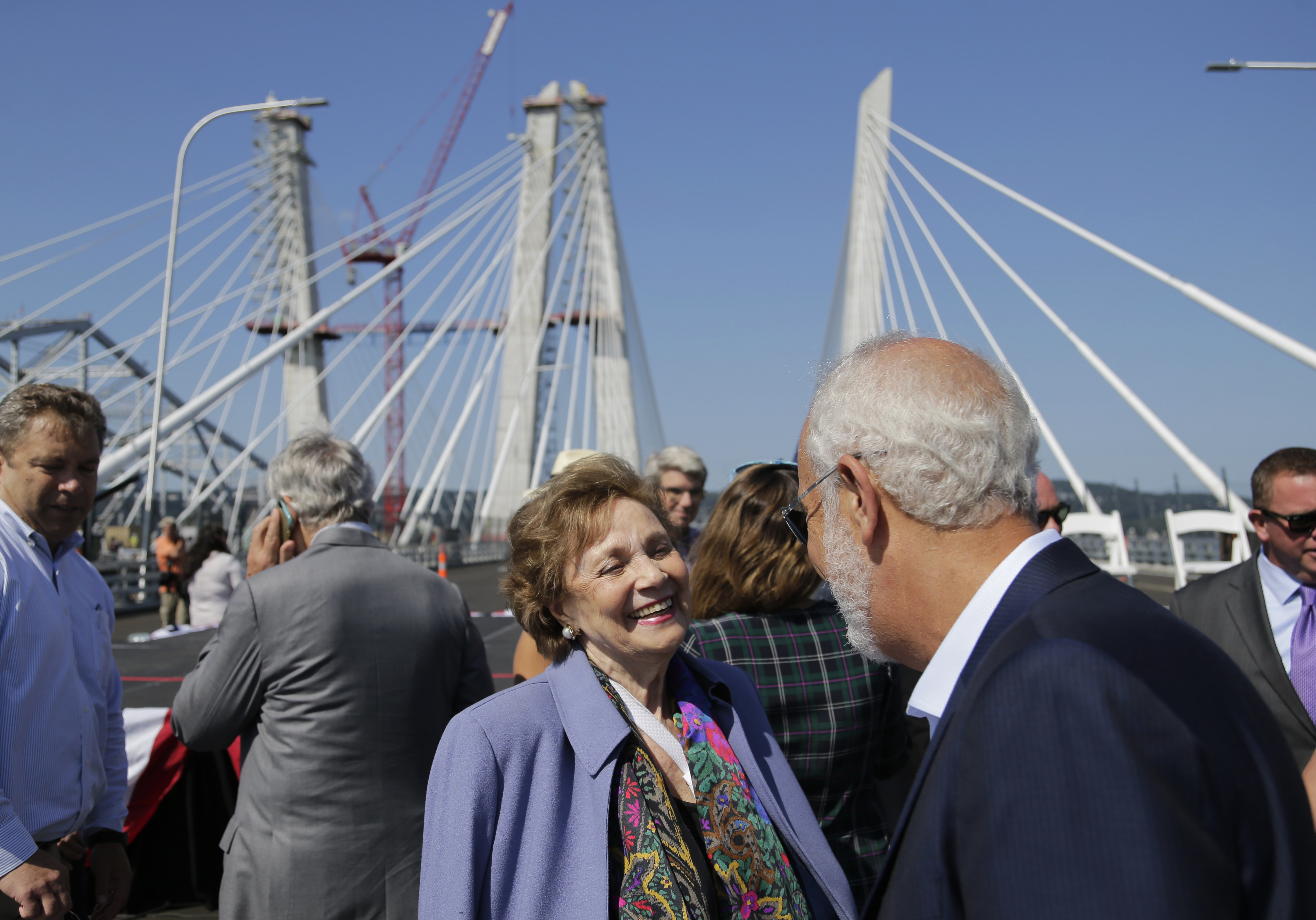 Gov. Cuomo formally introduces bridge named for late father