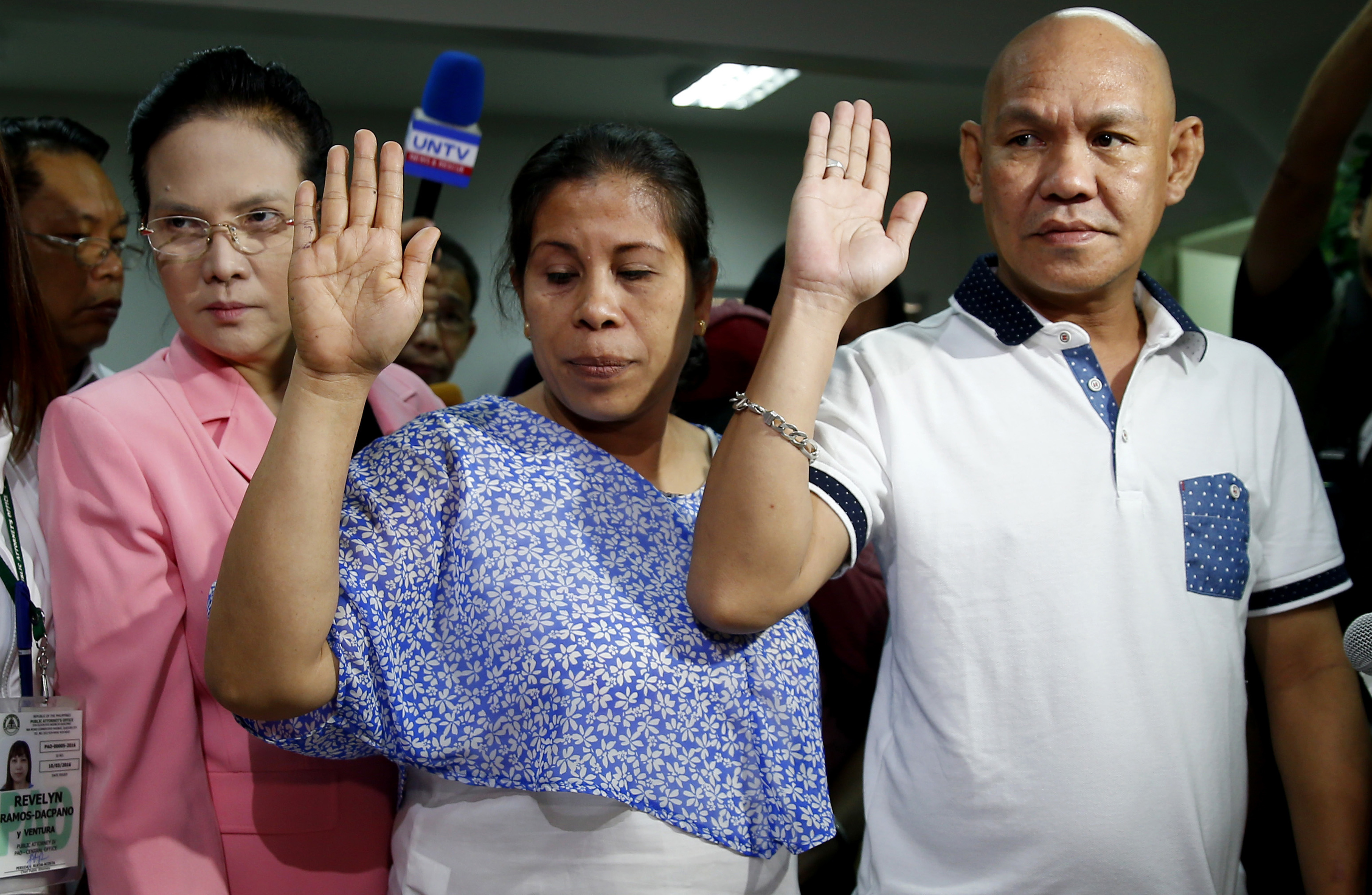 Philippine police face murder complaints over drug killing
