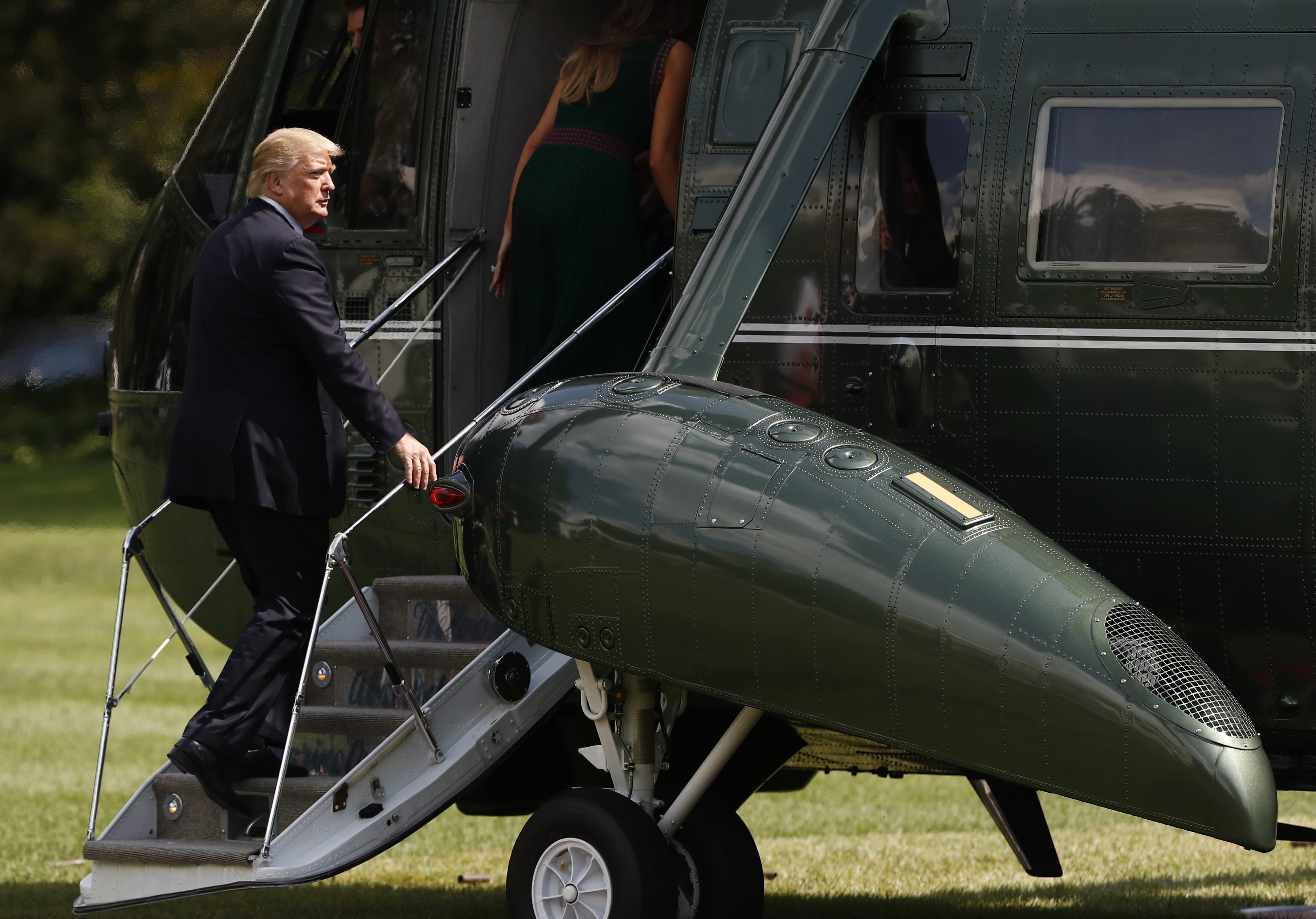 As Trump struggles, some Republicans talking 2020 challenge