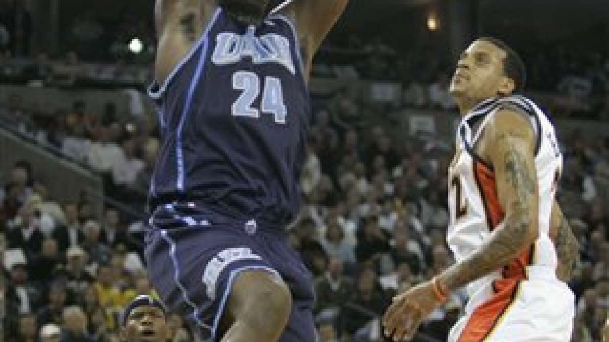 Jazz Snatch Season Opener From Warriors on Road