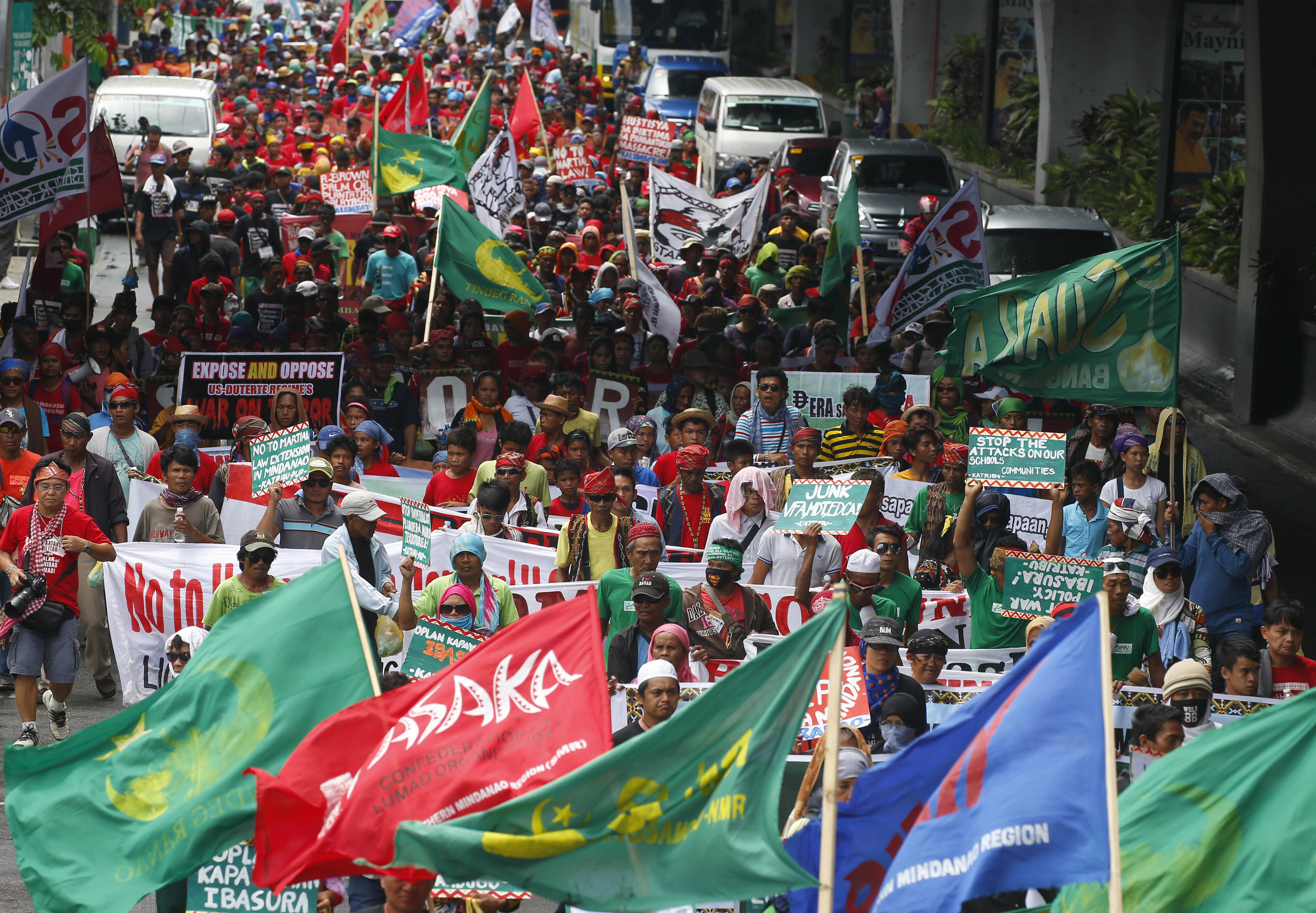 Filipinos accused of links to Marawi siege ordered freed