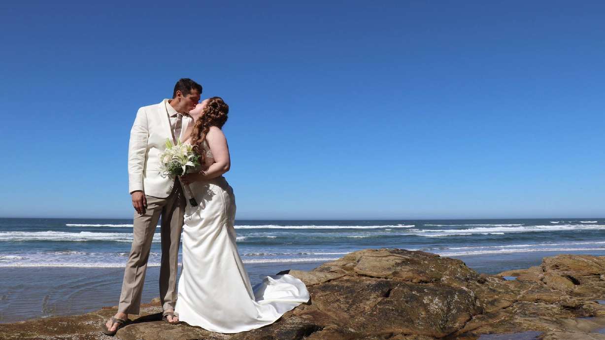 Utah photographer on vacation makes wedding dream come true for couple in need