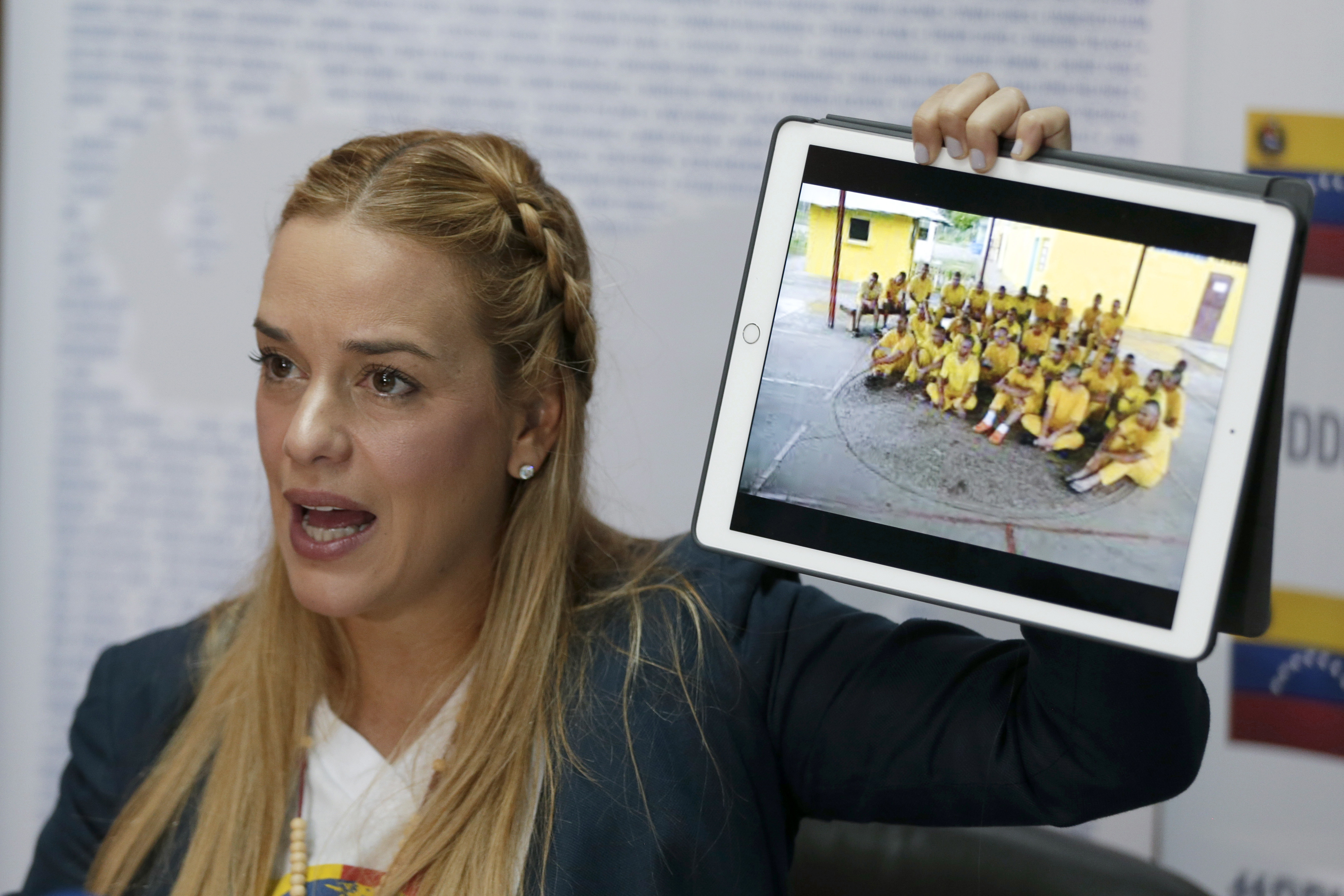 Venezuela probes wife of opposition's Lopez for cash in car