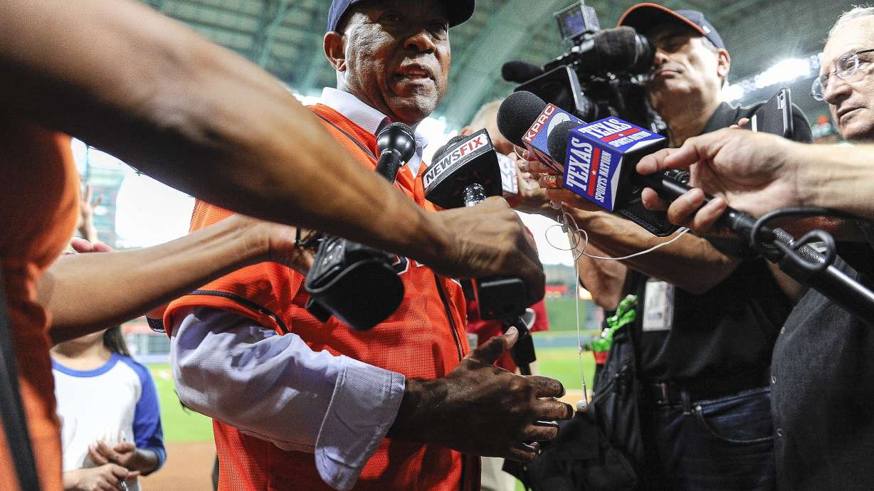 Astros return to Houston for 1st game since Harvey