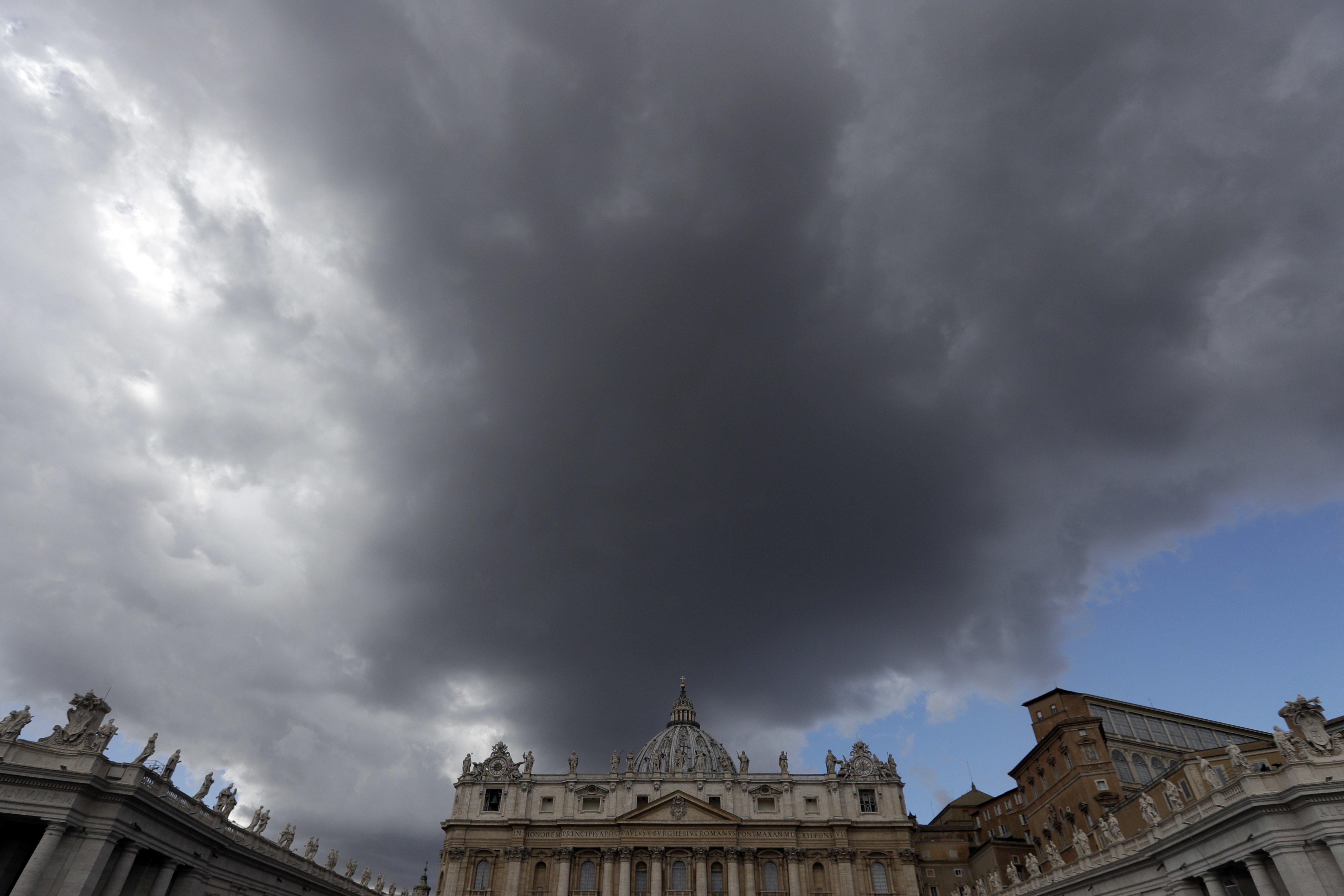 Pope prays for those afflicted by floods in US, Asia