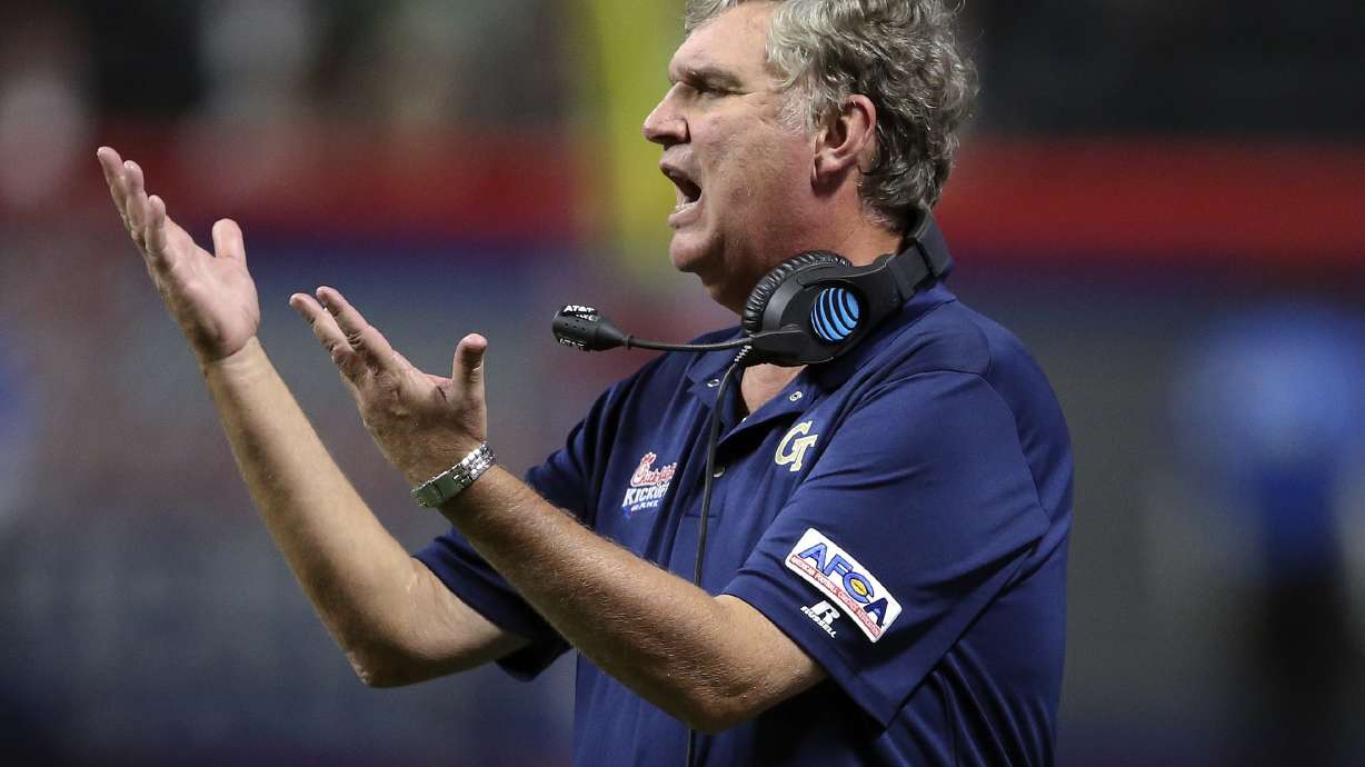 No. 25 Tennessee pulls off remarkable 42-41 win over Ga Tech