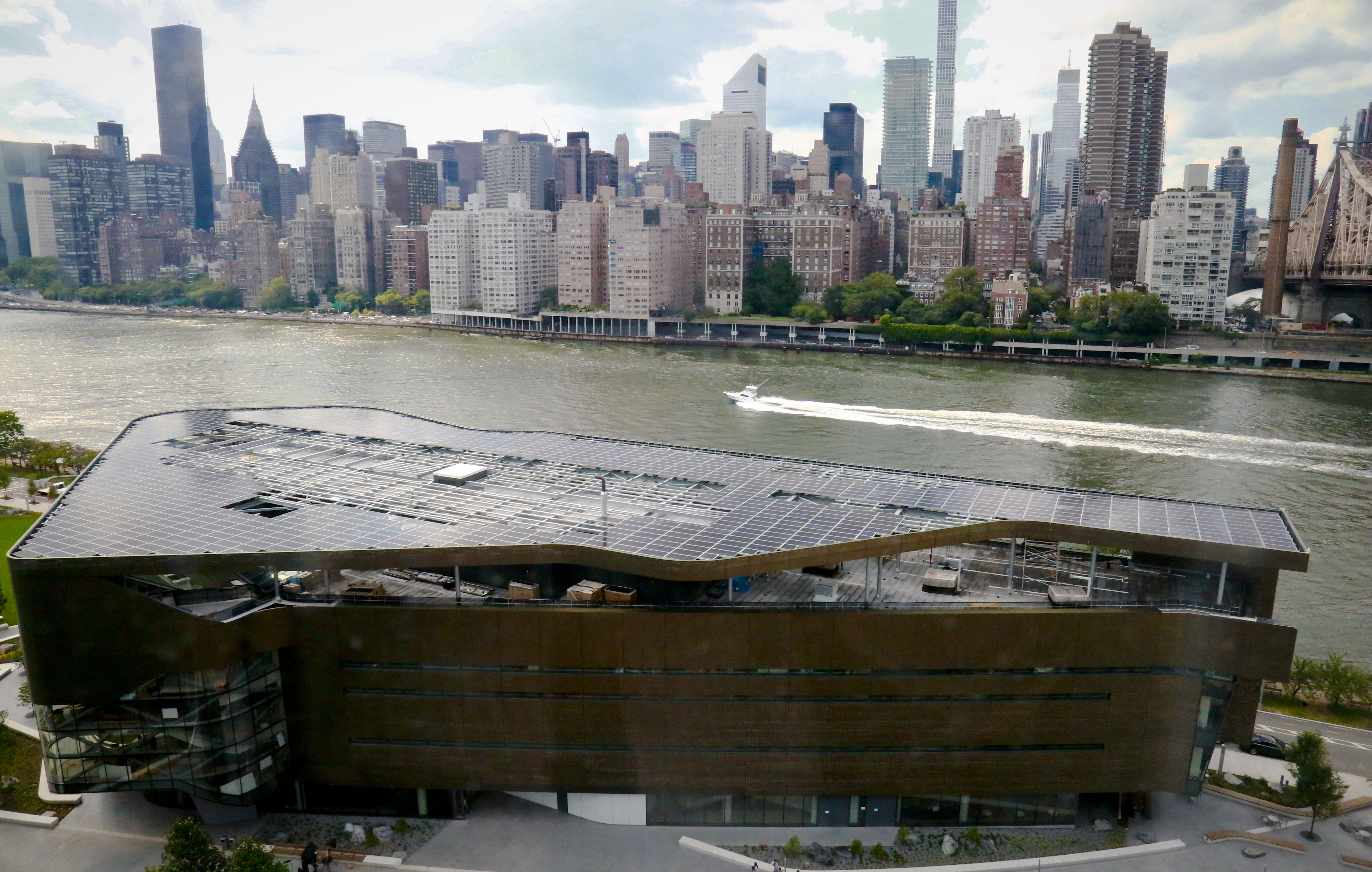 Tech-oriented New York grad school launched by contest opens