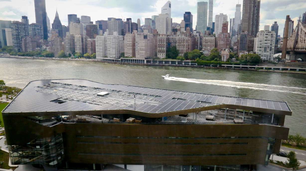 Tech-oriented New York grad school launched by contest opens