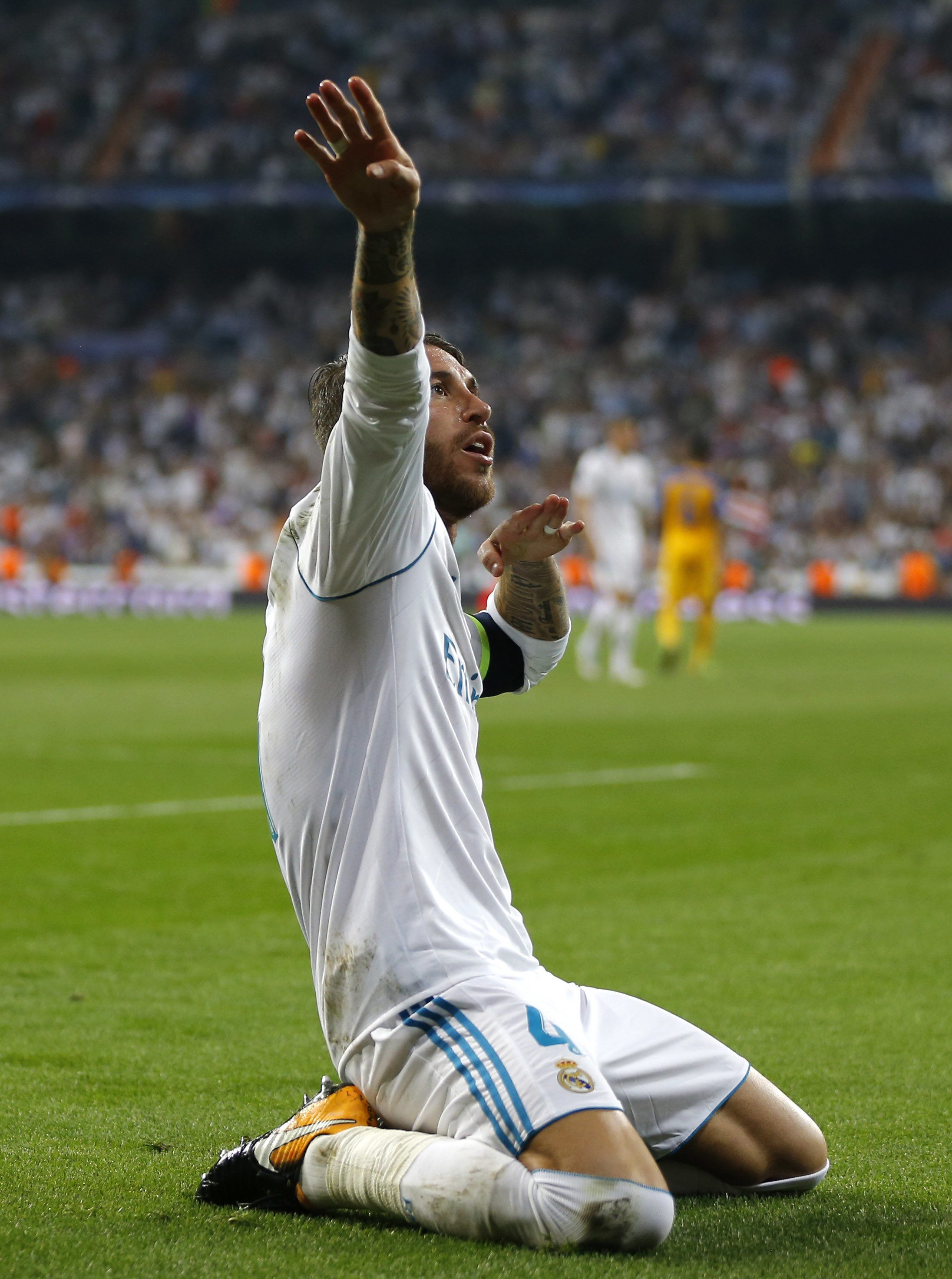 Ronaldo scores twice as Madrid opens with 3-0 win over APOEL
