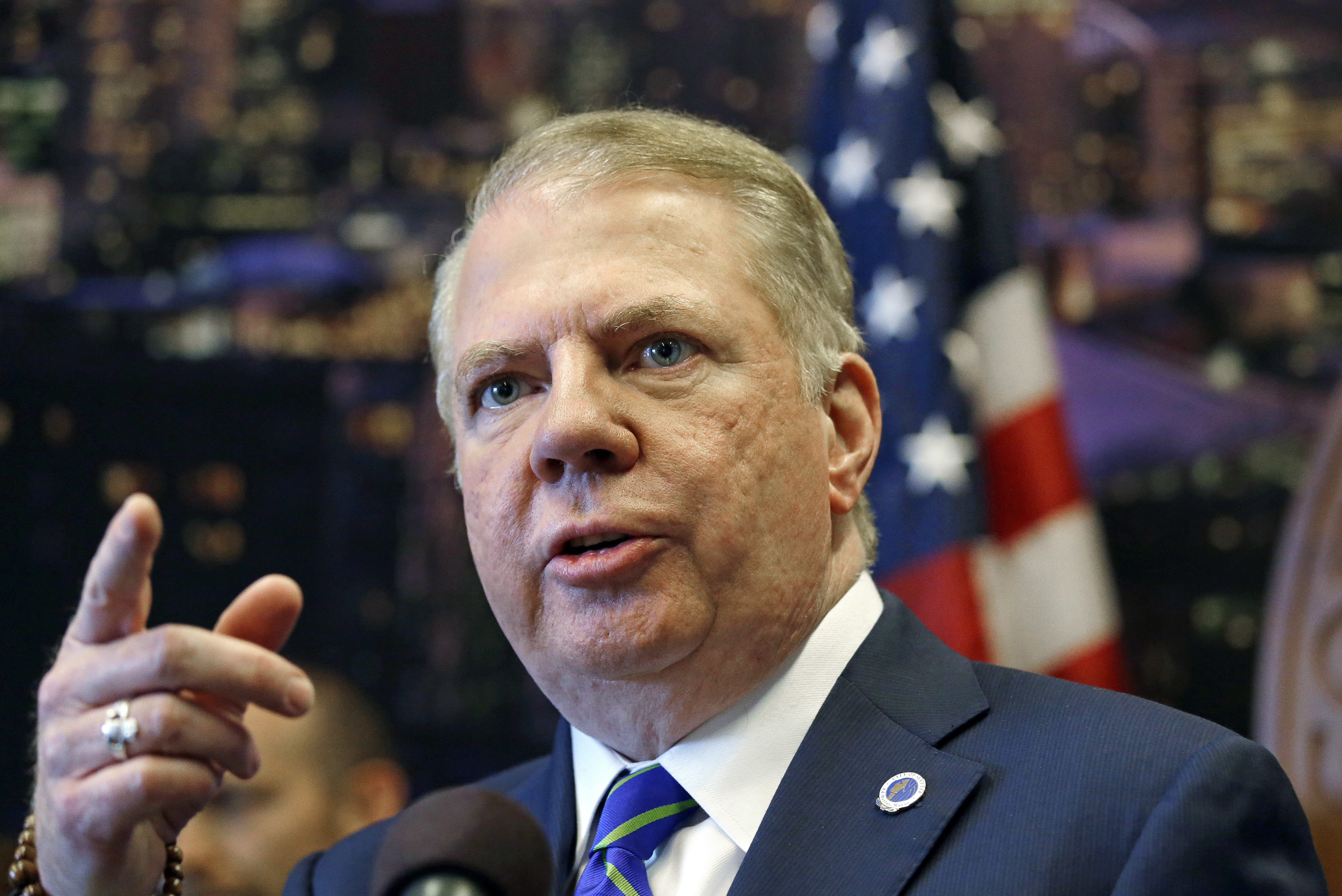 The Latest: New Seattle mayor sworn in after Murray resigns
