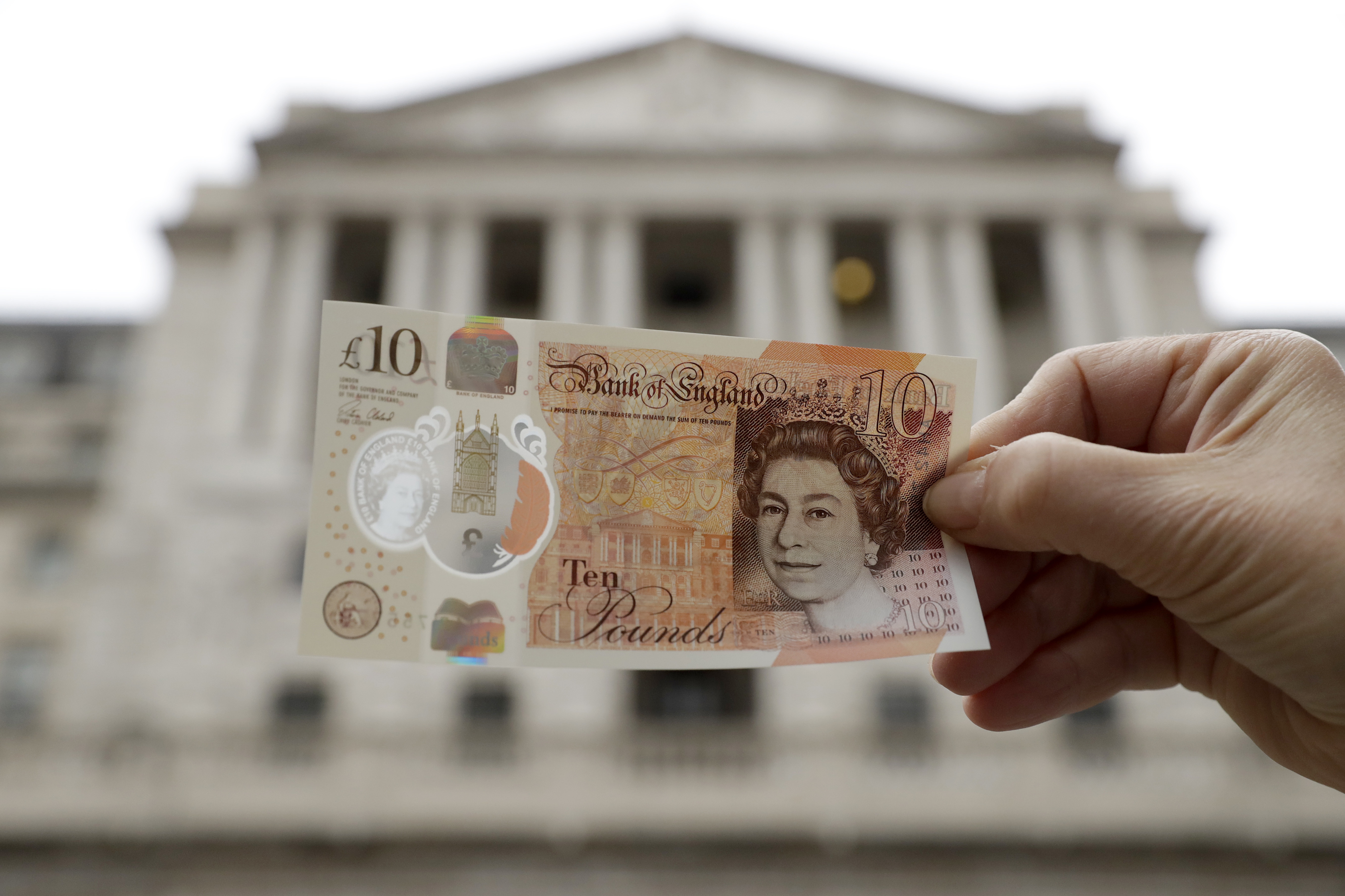 New plastic Jane Austen 10-pound note launched in UK