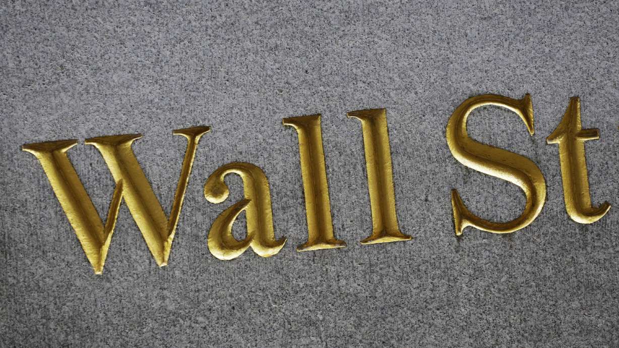 S&P 500 tops 2,500 mark as tech and bank stocks climb