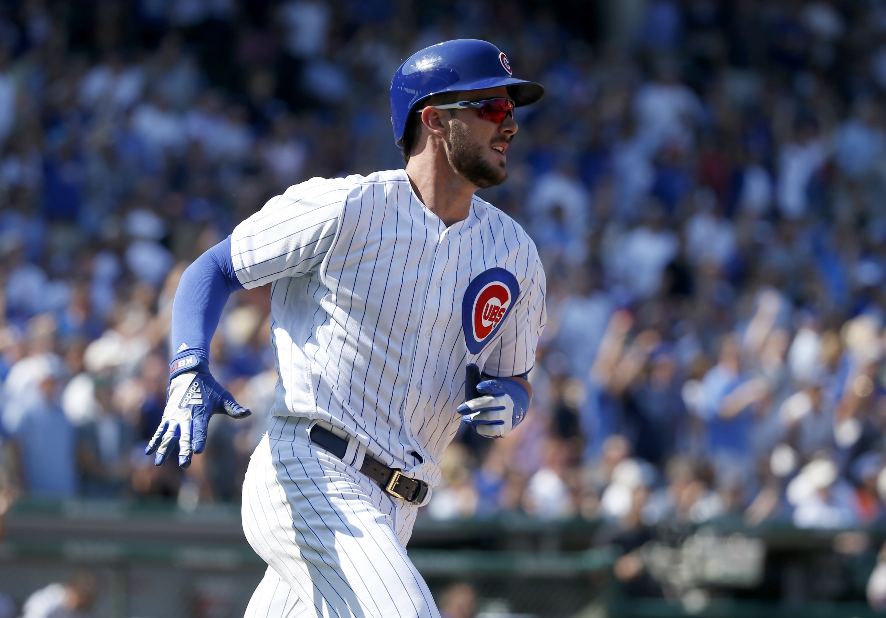 Bryant homers, keys big rally as Cubs pound Cardinals 8-2