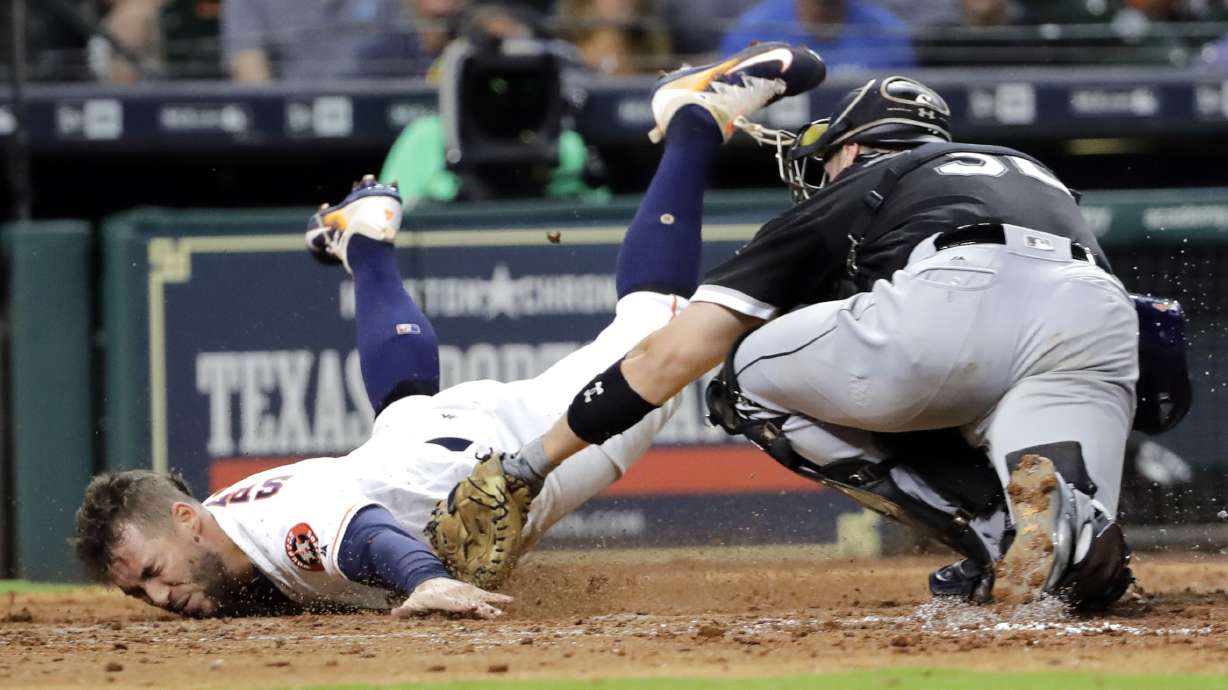 Altuve homers, Astros top White Sox 3-1 for 5th straight