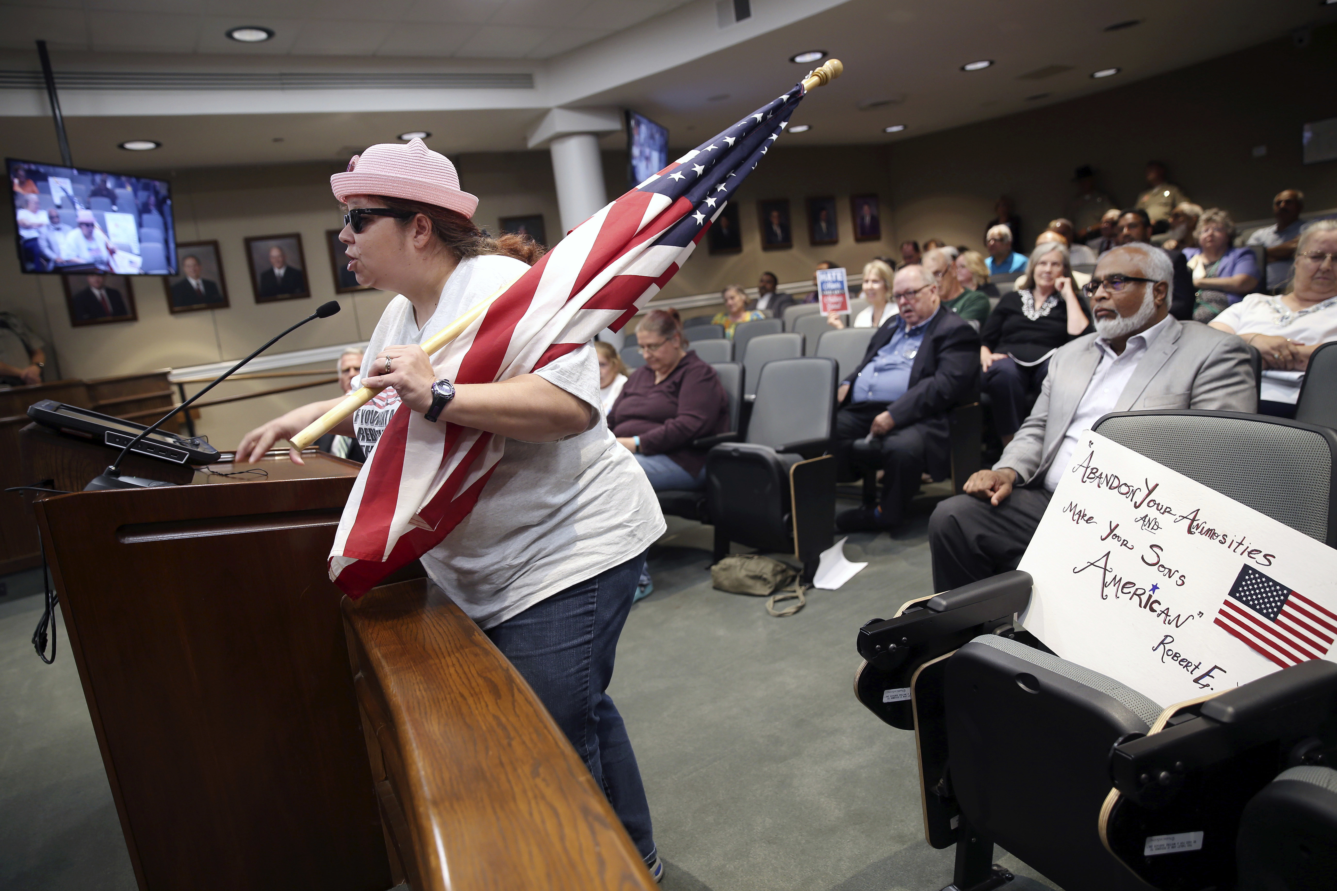 Virginia attorney says county cannot remove Confederate flag
