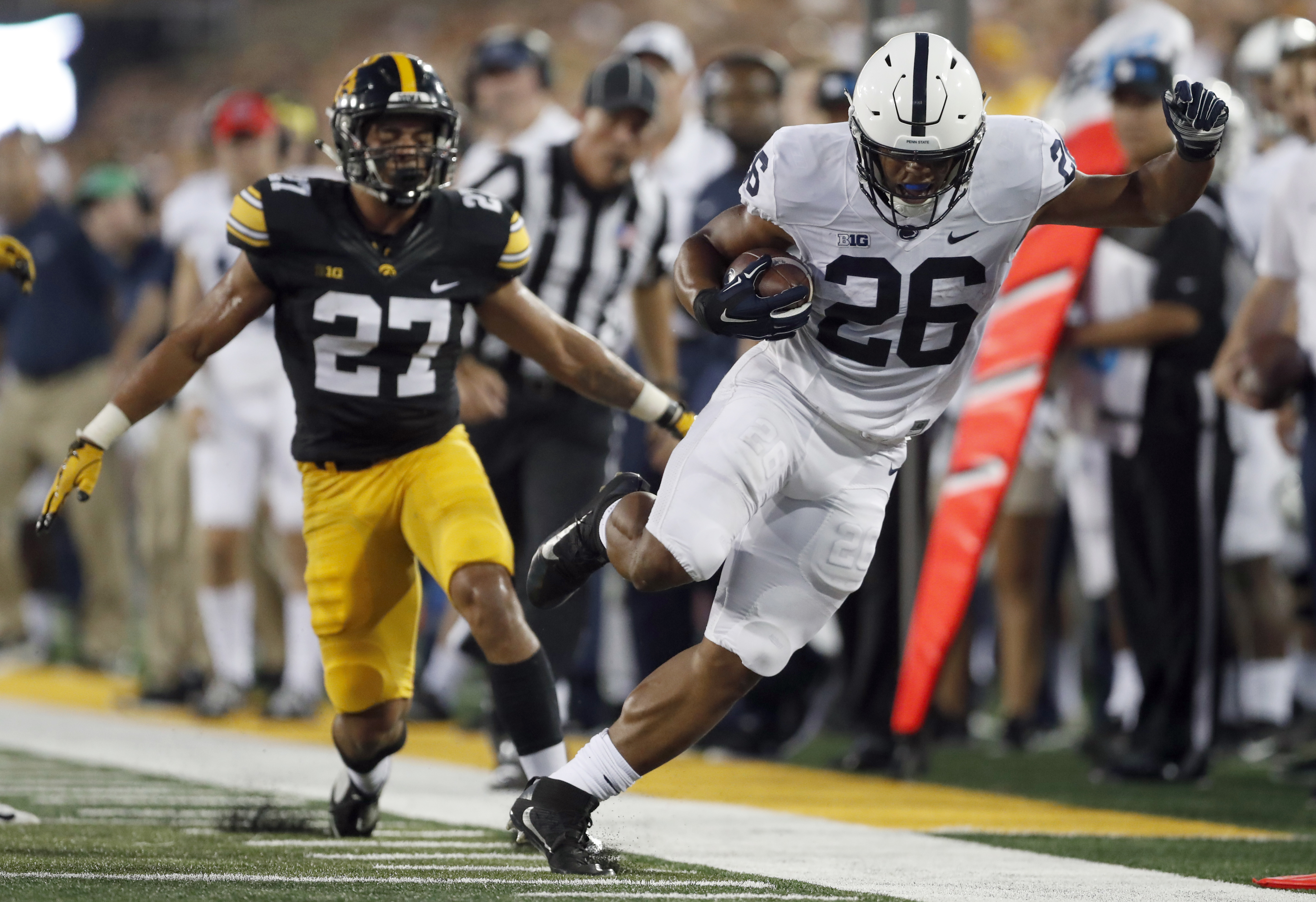 No. 4 Penn State beats Iowa 21-19 with TD on final play