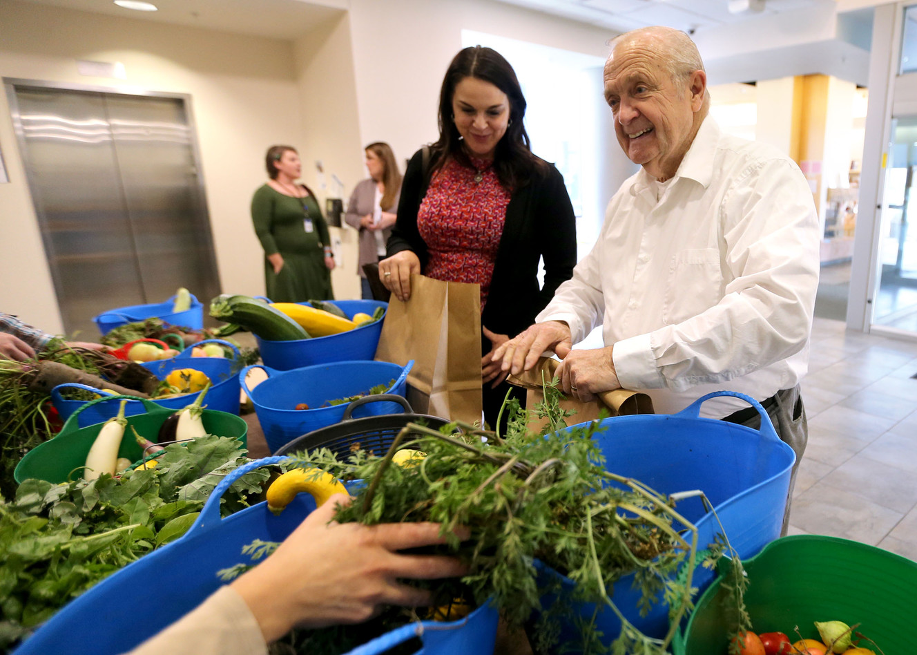 Free farmers market gives cancer patients better opportunity for health