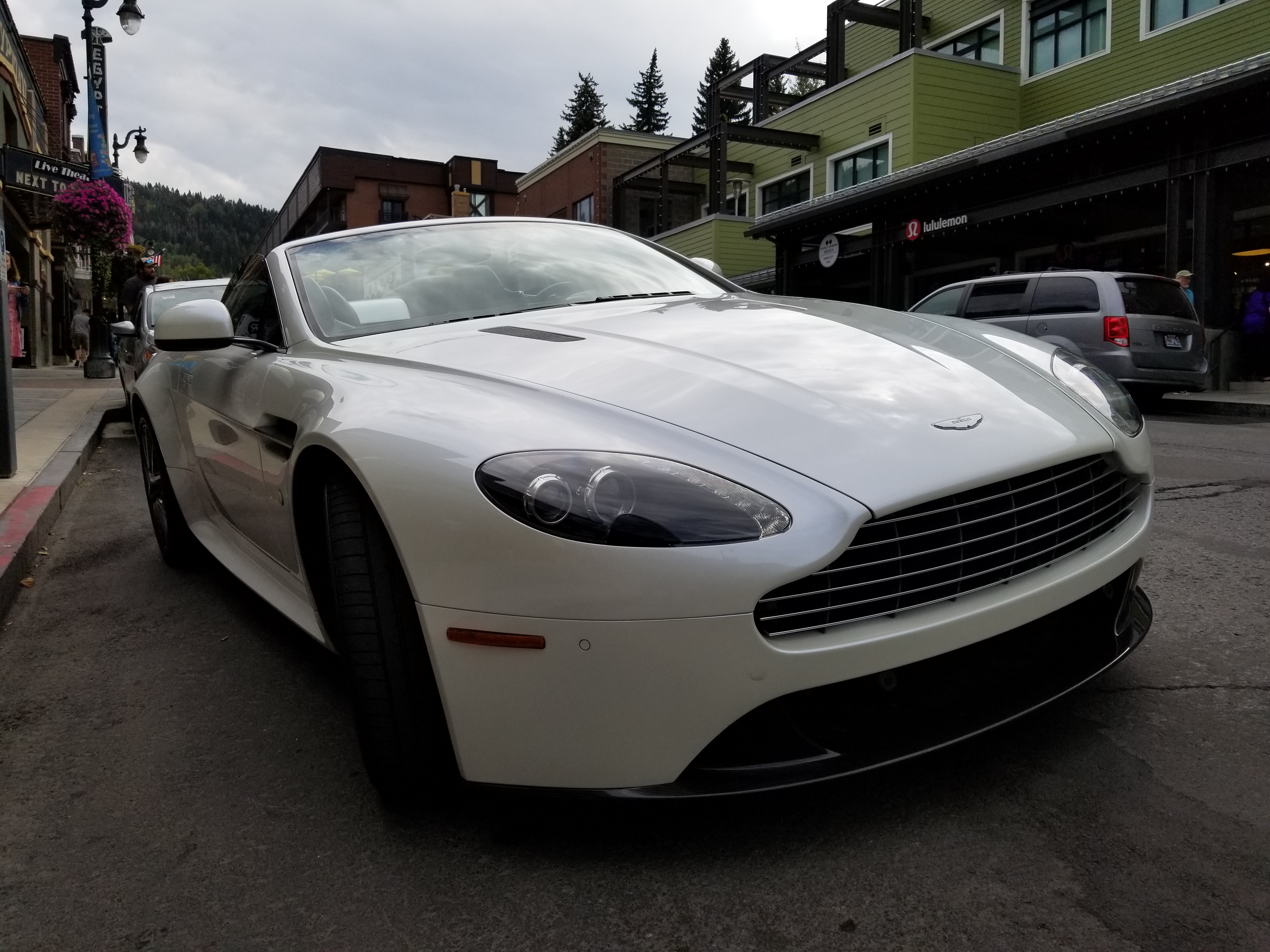 Review: An afternoon with the 2012 Aston Martin Vantage S Roadster