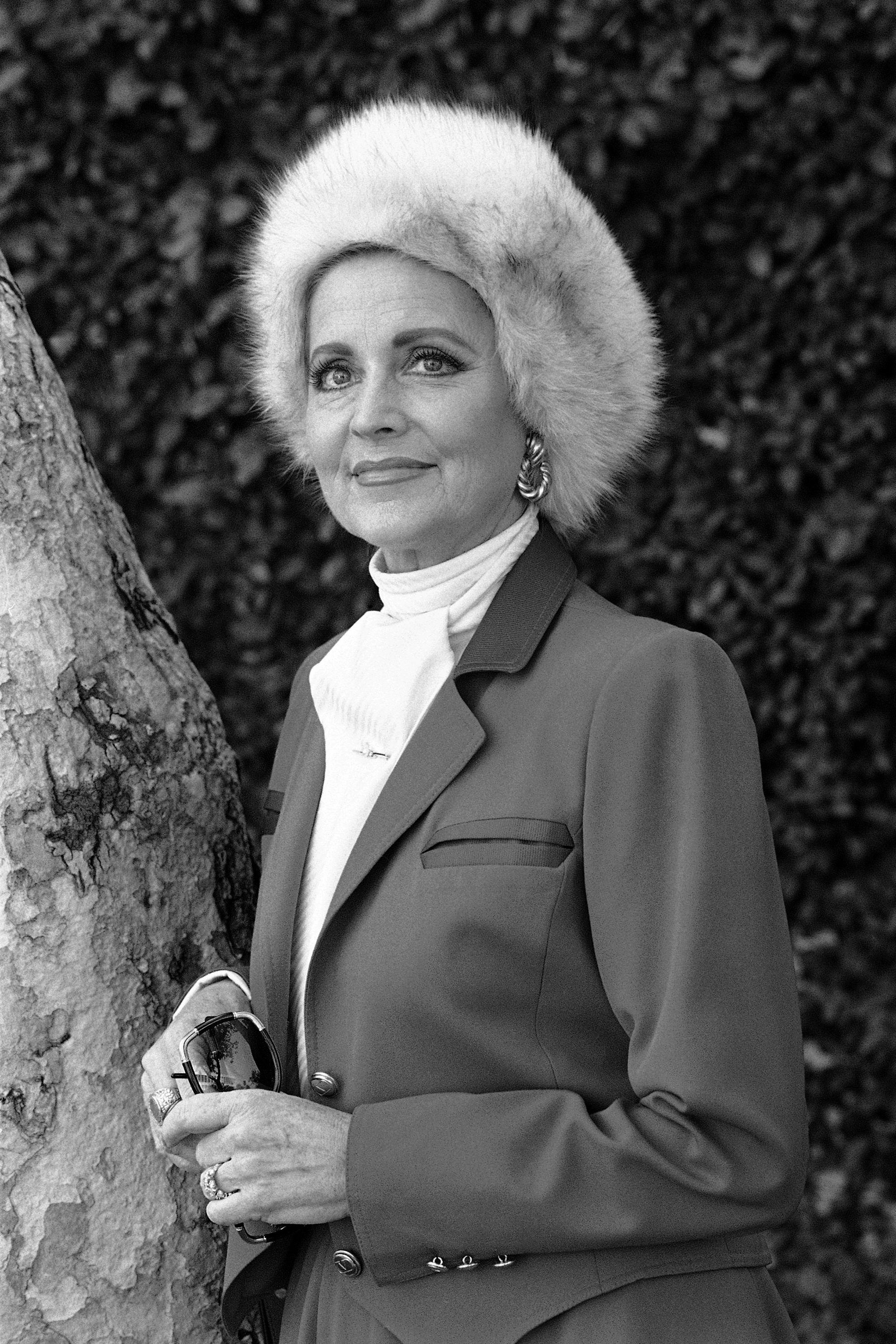 Actress Anne Jeffreys, star of TV's 'Topper' dies at 94