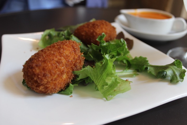 At Café Madrid, the Croquetas de Jamón y Pollo — fried Spanish béchamel balls filled with chicken and serrano ham — are a nice way to get the taste buds going. (Photo: Yvette Cruz, KSL.com)