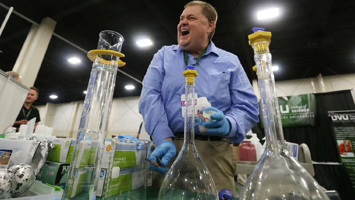 Thousands attend STEM expo to learn 'how it all works'