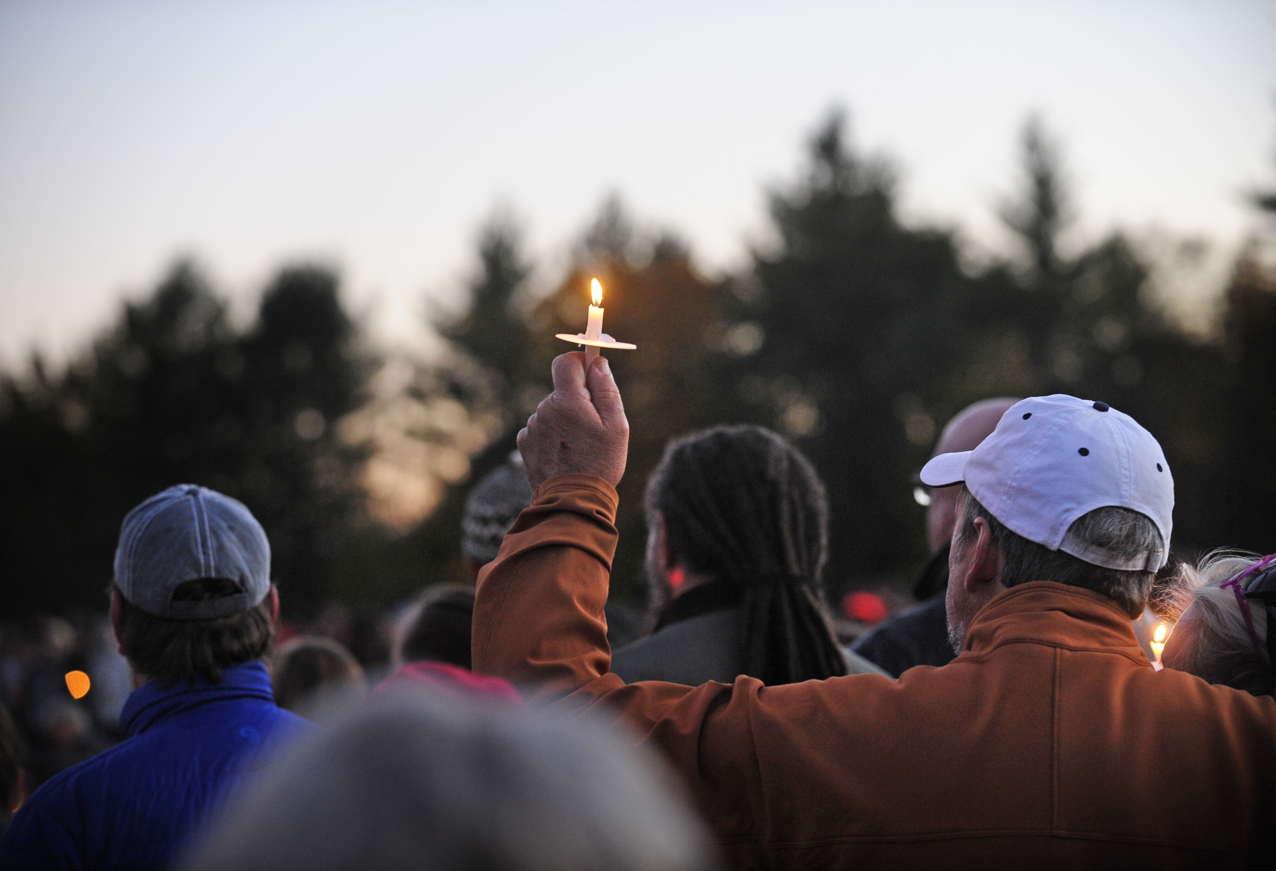 Students dedicate gazebo to teens killed in wrong-way crash