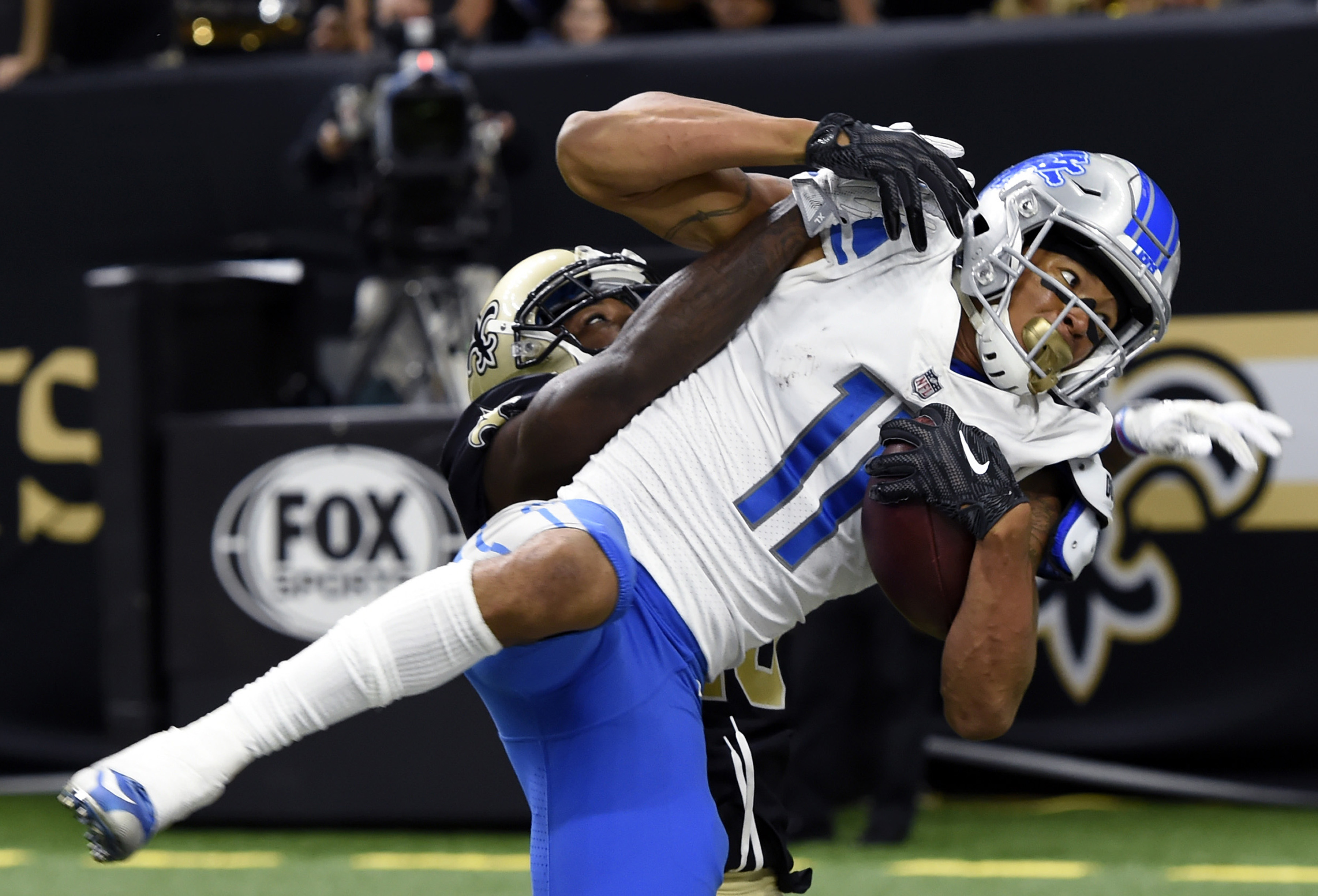 Saints' big-play defense fuels wild 52-38 win over Lions