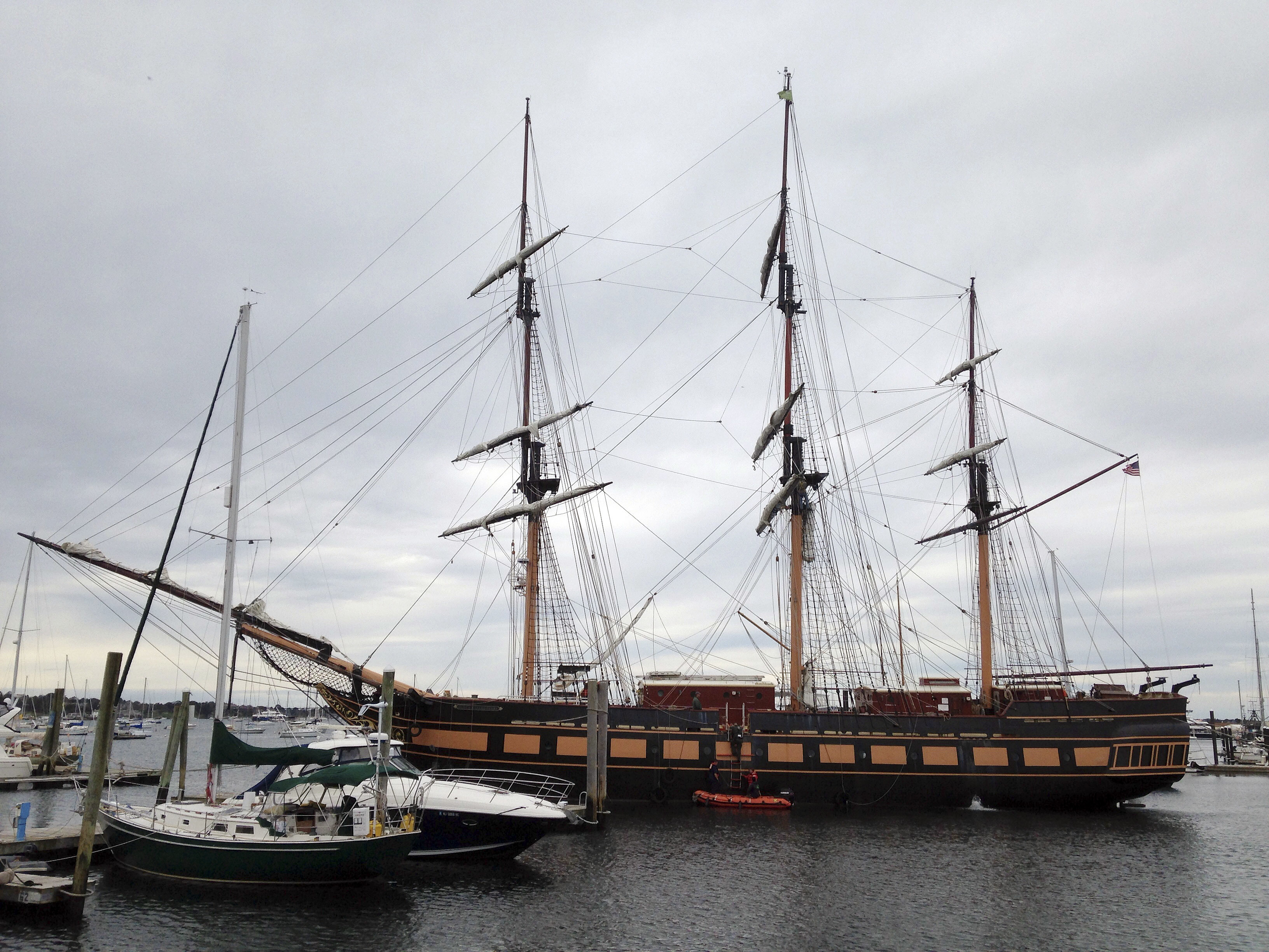 Entangled dock line blamed for Rhode Island tall ship crash