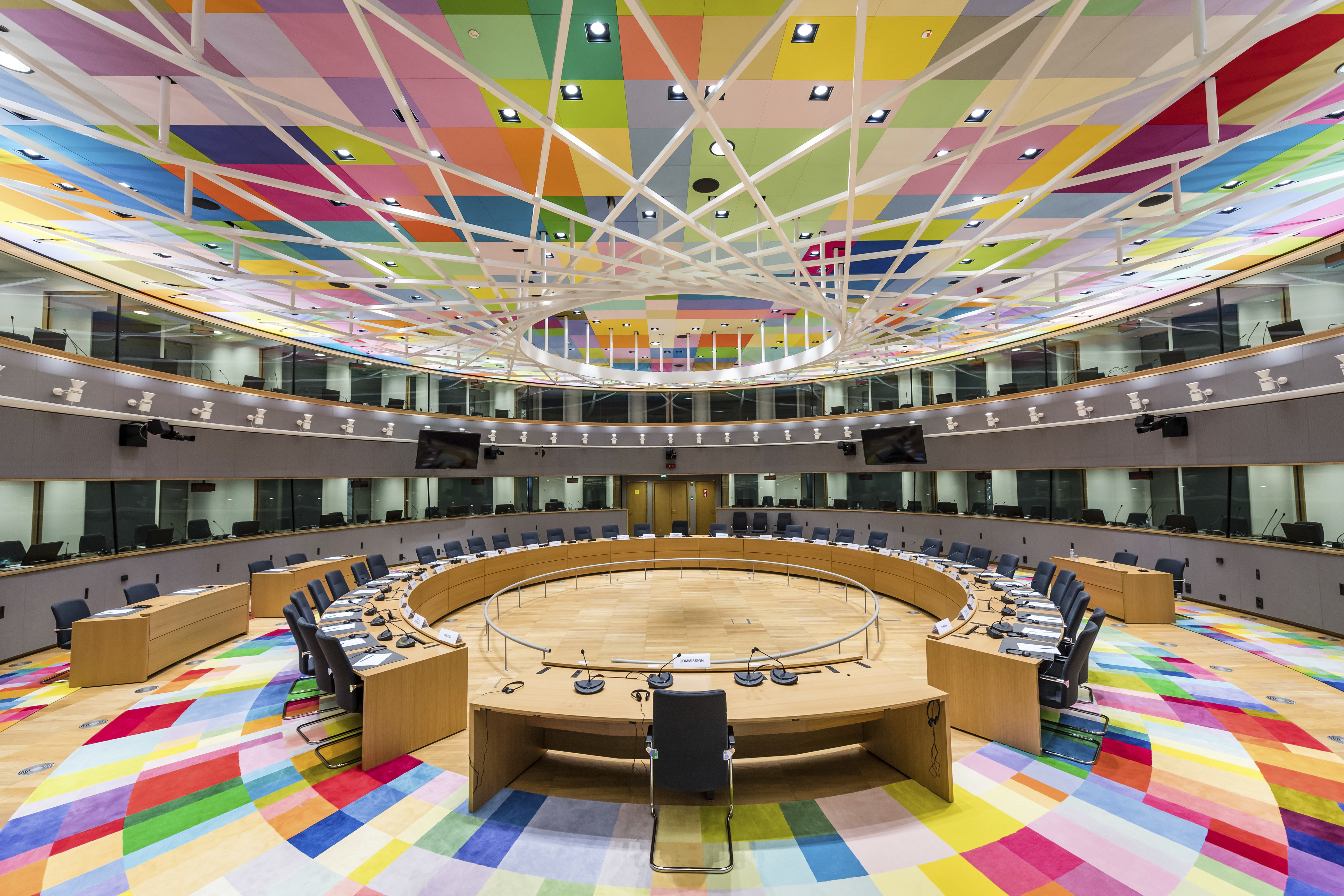 EU switches summit venue over fumes in new Europa building