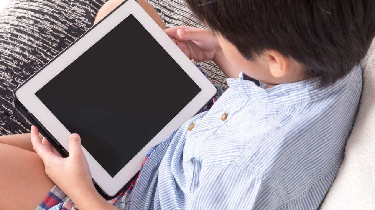 Kids under 9 spend more than 2 hours a day on screens, report shows