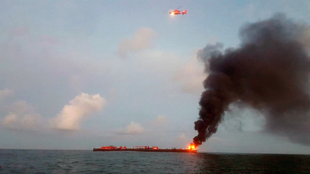 1 dead, 1 missing after fuel barge fire off Texas coast